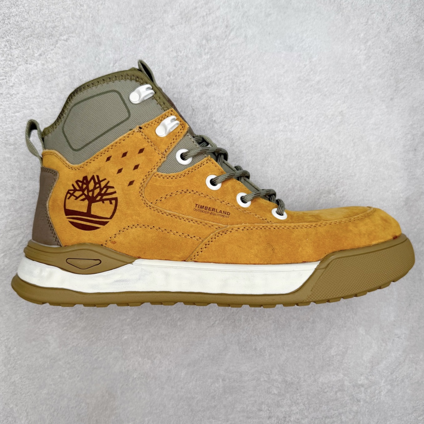 Timberland添柏岚/天伯伦户外高帮休闲马丁靴系列👏 广东大厂品质 原盒原包装 面料采用意大利🇮🇹顶级磨砂细纹牛皮 搭配防臭防腐真皮乳胶鞋垫 给您完美的穿着体验 质量考究耐穿 型男必备 专治不帅 高品质脚感一流 尺码：39 40 41 42 43 44 45-选品中心