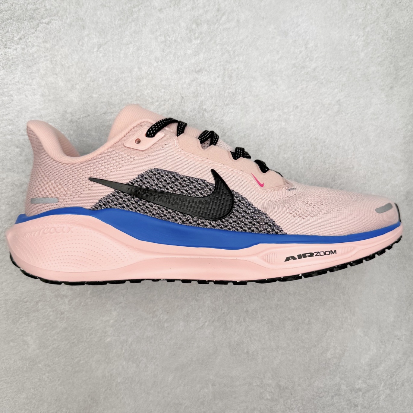 图片[3]-＃特价福利 NK Zoom Pegasus 飞马41代马拉松系列网面透气缓震疾速跑鞋 拥有 Zoom Air 一如既往的稳定感和流畅感 鞋面采用工程网眼设计 为特定高热区域营造出色透气性 进一步增加鞋面的穿孔数量 让足部能够快速散热 中足搭配 Flywire 飞线 在高速运动时营造舒适稳定的贴合感 内置Zoon气垫加持 动力十足 尺码：36 36.5 37.5 38 38.5 39 40 40.5 41 42 42.5 43 44 44.5 45-选品中心