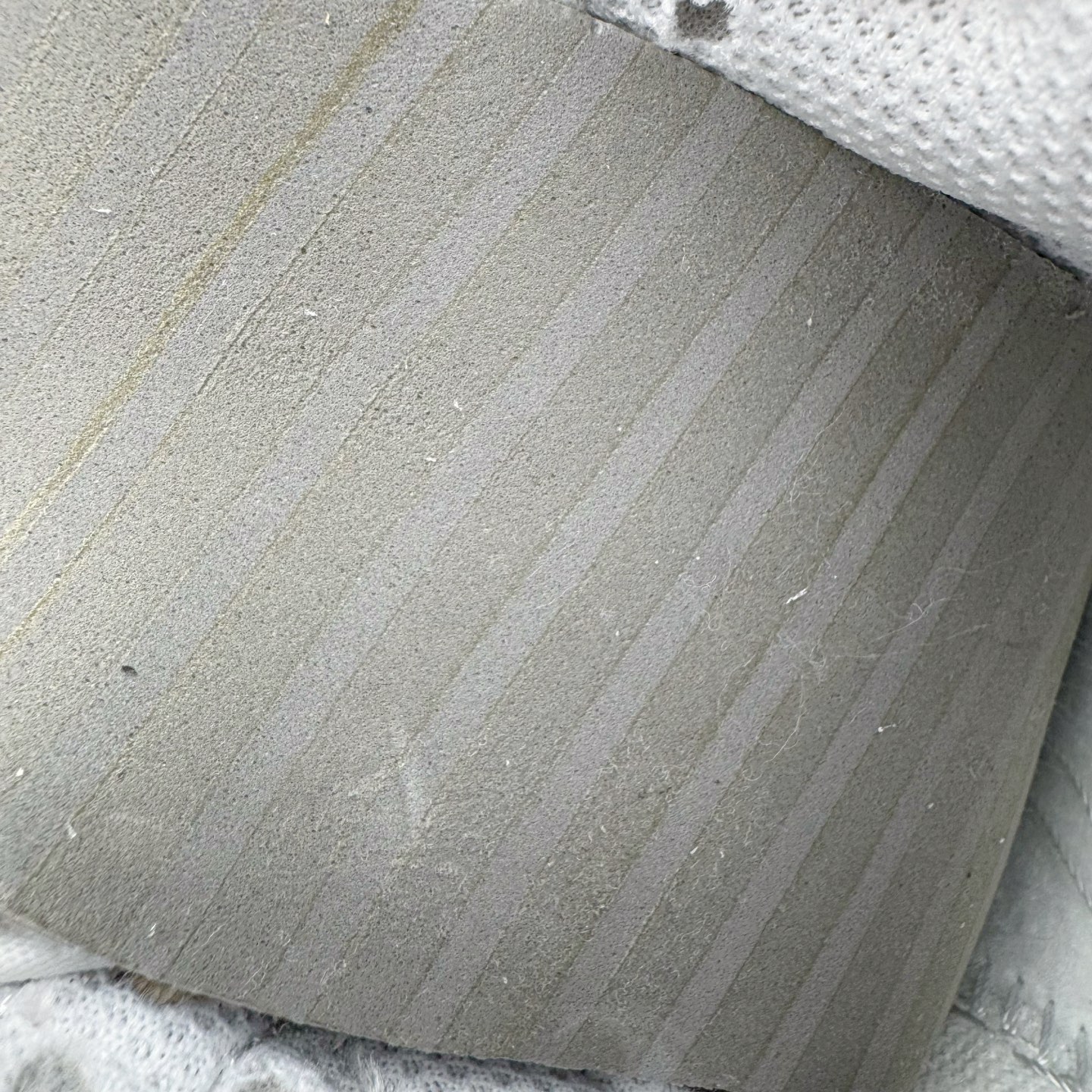 图片[12]-＃YC纯原 NK Dunk Low 甜心狙击 DD1391-103 此款以奶白色为画布，浅粉勾勒春日情书，如同晨光中的第一抹云霞，温柔包裹足尖，不张扬却自带焦点感。鞋侧粉霞掠过奶白，是浪漫誓言与心形符号的默契合谋。后跟英文镌刻日常里的仪式感——浪漫从不是特定节日，而是每一步的轻盈践行。定制系列天花板 无原鞋不开发 全系列得物原鞋一比一校对开发 配色持续更新中 终端对接 优势输出 全套原厂楦头原纸板数据档案倾力打造 原汁原味莞产 极致还原 圈内最强针车工艺 高端零售指定版 广东原厂配套原盒原标 鞋盒分三个尺码段 原厂冲刀 超高清洁度 全鞋零毛边皮料切割 采用原厂百宏鞋带以及原厂百宏织唛舌标 内标可供原厂几率过验 进口原装条纹中底布 四线拉帮白色点胶 原厂拉帮手法遵循公司 原厂电绣 极致还原 尺码：36 36.5 37.5 38 38.5 39 40 40.5 41 42 42.5 43 44 44.5 45 46-选品中心