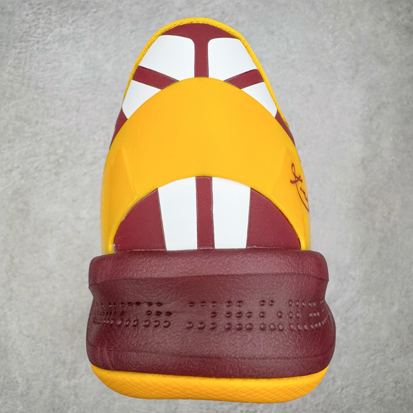 图片[8]-＃GX NK Zoom Kobe Ⅷ System 科比8代复刻实战运动低帮文化篮球鞋 USC 南加大 HF7484 完美复刻公司货 React科技鞋垫加持 实战配置直接拉满 原楦纸板开发 鞋身流线型、后跟塑形 区分土肥圆 原厂针织鞋面一针一线匹配原版 全身鞋材卡料色独家定制 唯一万针立体刺绣SWOOSH 真实底模最大50.5 实战利器 专供海外市场 独立原厂模具 首批不拼图大几率过验 亲测已过 支持各种高强度实战 无需担心 补货周期极长 脚宽建议买大半码 科比系列前掌偏窄 支持七天无理由退换 尺码： 40 40.5 41 42 42.5 43 44 44.5 45 46 47.5 48.5 49.5 50.5-选品中心