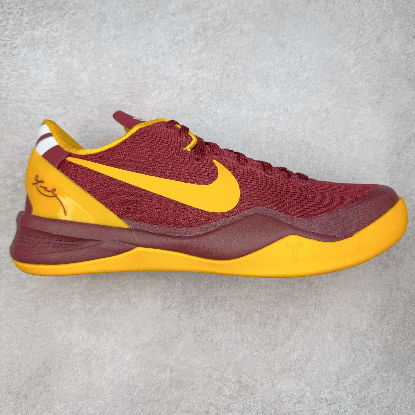 ＃GX NK Zoom Kobe Ⅷ System 科比8代复刻实战运动低帮文化篮球鞋 USC 南加大 HF7484 完美复刻公司货 React科技鞋垫加持 实战配置直接拉满 原楦纸板开发 鞋身流线型、后跟塑形 区分土肥圆 原厂针织鞋面一针一线匹配原版 全身鞋材卡料色独家定制 唯一万针立体刺绣SWOOSH 真实底模最大50.5 实战利器 专供海外市场 独立原厂模具 首批不拼图大几率过验 亲测已过 支持各种高强度实战 无需担心 补货周期极长 脚宽建议买大半码 科比系列前掌偏窄 支持七天无理由退换 尺码： 40 40.5 41 42 42.5 43 44 44.5 45 46 47.5 48.5 49.5 50.5-选品中心