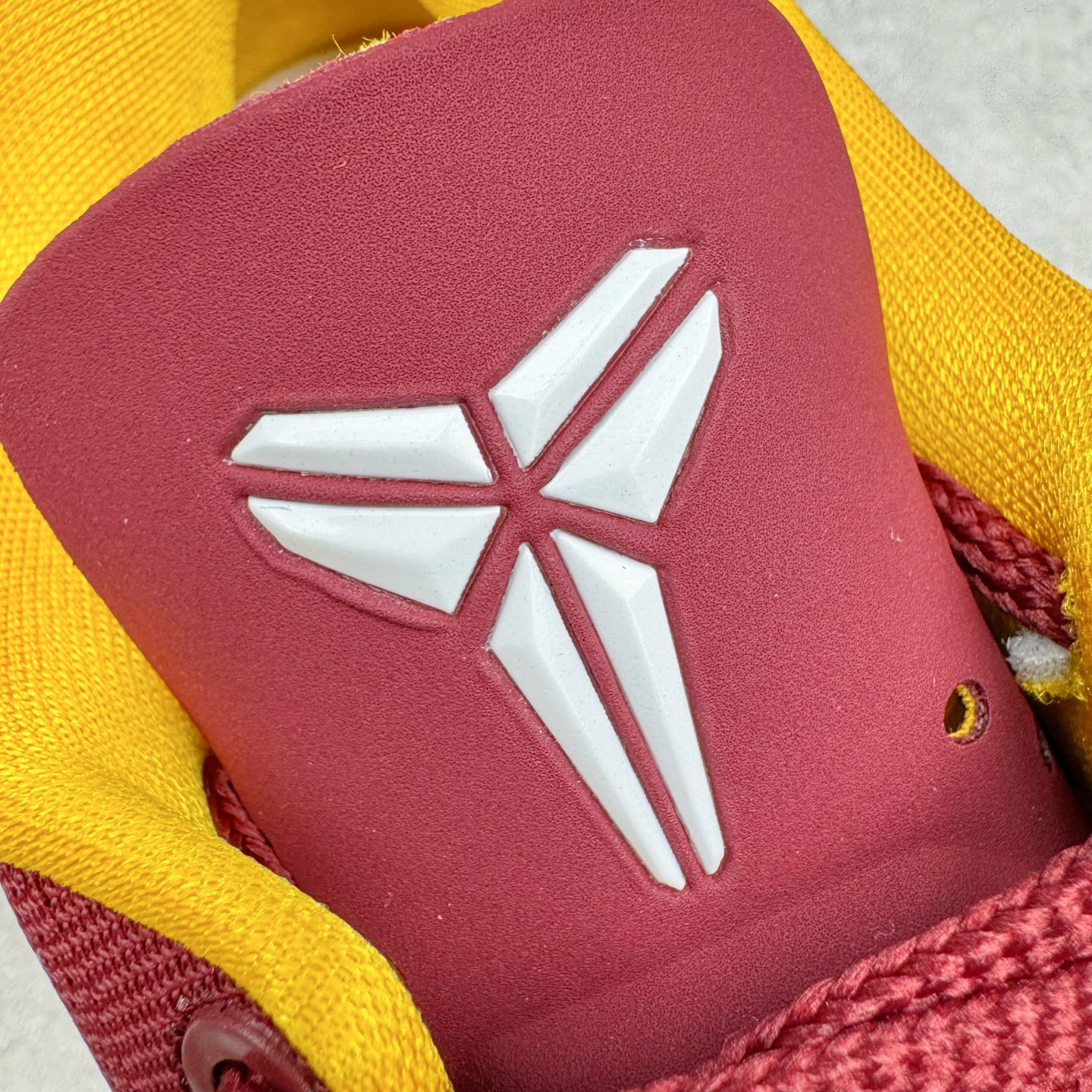 图片[12]-＃GX NK Zoom Kobe Ⅷ System 科比8代复刻实战运动低帮文化篮球鞋 USC 南加大 HF7484 完美复刻公司货 React科技鞋垫加持 实战配置直接拉满 原楦纸板开发 鞋身流线型、后跟塑形 区分土肥圆 原厂针织鞋面一针一线匹配原版 全身鞋材卡料色独家定制 唯一万针立体刺绣SWOOSH 真实底模最大50.5 实战利器 专供海外市场 独立原厂模具 首批不拼图大几率过验 亲测已过 支持各种高强度实战 无需担心 补货周期极长 脚宽建议买大半码 科比系列前掌偏窄 支持七天无理由退换 尺码： 40 40.5 41 42 42.5 43 44 44.5 45 46 47.5 48.5 49.5 50.5-选品中心