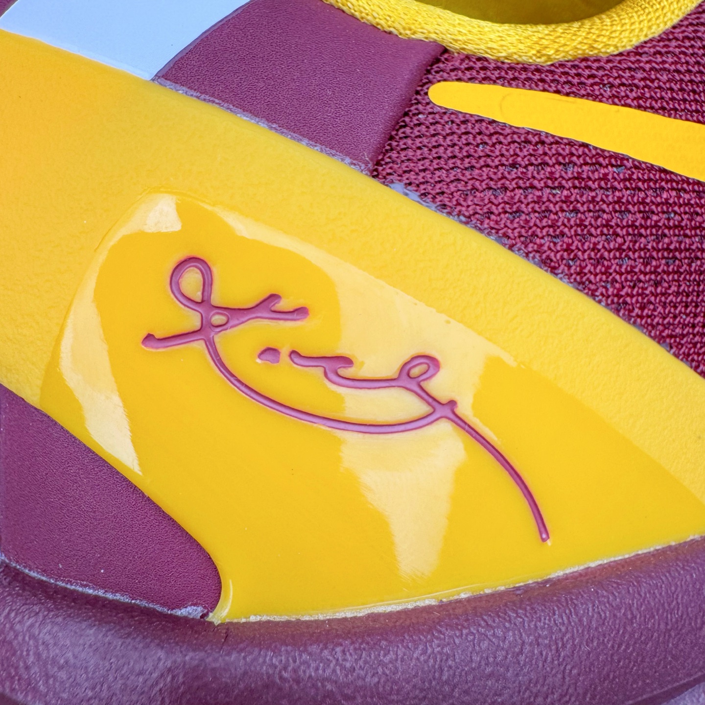 图片[17]-＃GX NK Zoom Kobe Ⅷ System 科比8代复刻实战运动低帮文化篮球鞋 USC 南加大 HF7484 完美复刻公司货 React科技鞋垫加持 实战配置直接拉满 原楦纸板开发 鞋身流线型、后跟塑形 区分土肥圆 原厂针织鞋面一针一线匹配原版 全身鞋材卡料色独家定制 唯一万针立体刺绣SWOOSH 真实底模最大50.5 实战利器 专供海外市场 独立原厂模具 首批不拼图大几率过验 亲测已过 支持各种高强度实战 无需担心 补货周期极长 脚宽建议买大半码 科比系列前掌偏窄 支持七天无理由退换 尺码： 40 40.5 41 42 42.5 43 44 44.5 45 46 47.5 48.5 49.5 50.5-选品中心