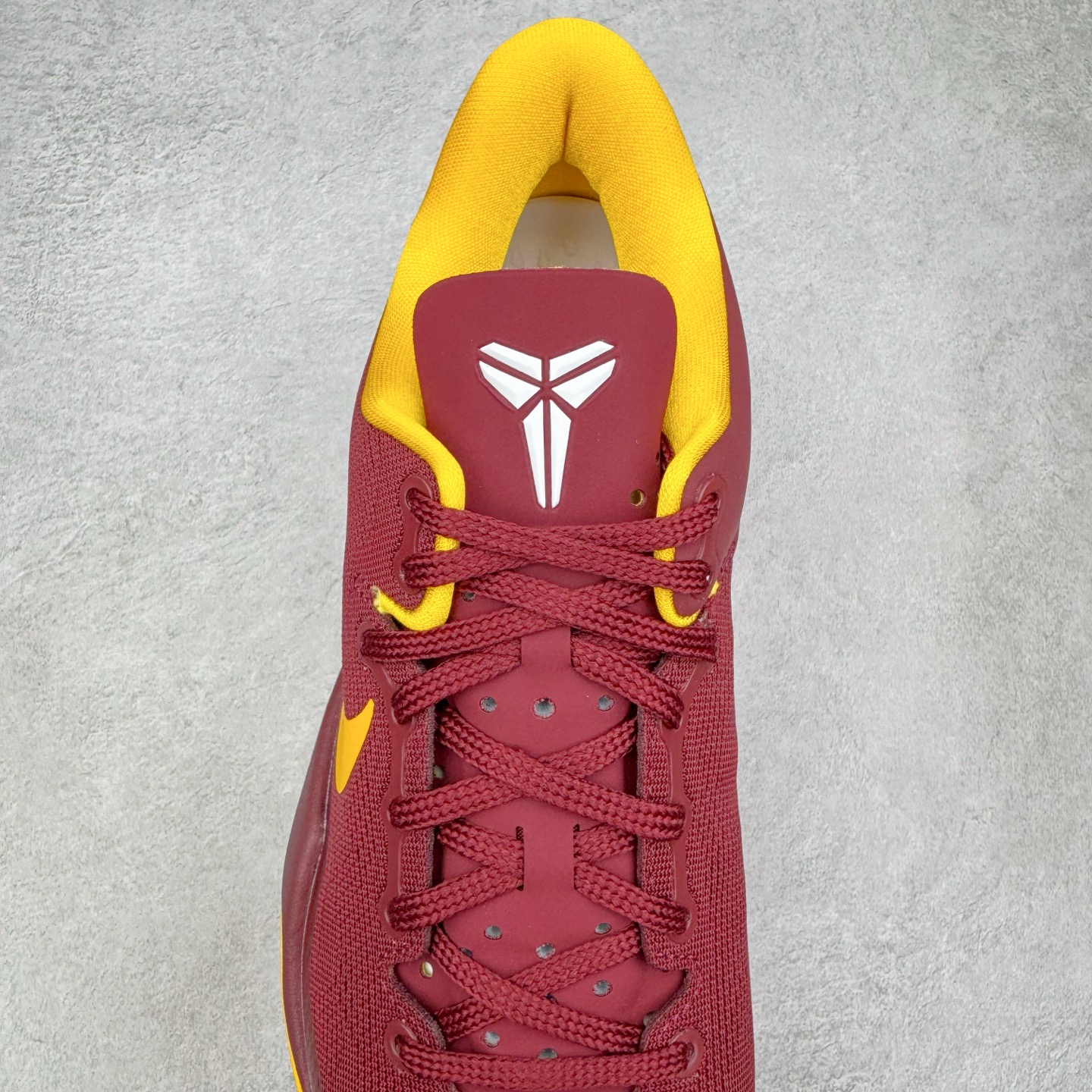 图片[5]-＃GX NK Zoom Kobe Ⅷ System 科比8代复刻实战运动低帮文化篮球鞋 USC 南加大 HF7484 完美复刻公司货 React科技鞋垫加持 实战配置直接拉满 原楦纸板开发 鞋身流线型、后跟塑形 区分土肥圆 原厂针织鞋面一针一线匹配原版 全身鞋材卡料色独家定制 唯一万针立体刺绣SWOOSH 真实底模最大50.5 实战利器 专供海外市场 独立原厂模具 首批不拼图大几率过验 亲测已过 支持各种高强度实战 无需担心 补货周期极长 脚宽建议买大半码 科比系列前掌偏窄 支持七天无理由退换 尺码： 40 40.5 41 42 42.5 43 44 44.5 45 46 47.5 48.5 49.5 50.5-选品中心