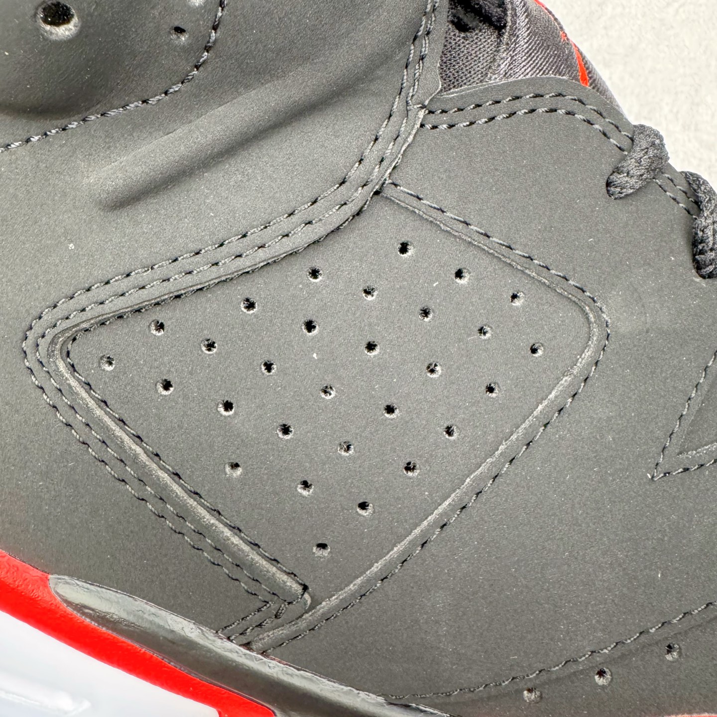 图片[17]-＃Ljr特供 Air Jordan AJ6 Retro 反转红外线 CT8529-001 全新改良批次 圈内最强倒钩系列 恪守真诚 承诺混一赔十 高端零售裸鞋圈特供批次 SZ原厂全套原楦原纸板冲刀磨具开发 原厂皮料加持 原厂港宝加持定型后跟R度完美 同源原厂电绣 飞翼针数密度立体效果一致 百分百一致原鞋 原厂拉帮工艺 针距密度一致 后跟弧度收口自然不对折 极致一眼正品既视感 进口玻璃冲刀皮料裁剪零毛边 全鞋电脑针车工艺 品控清洁度最高QC检验标准 免检产品 原厂订购鞋盒、鞋标、防尘纸、鞋撑、鞋带 追求极致的原厂味道 尺码：40.5 41 42 42.5 43 44 44.5 45 46 47.5 48.5-选品中心