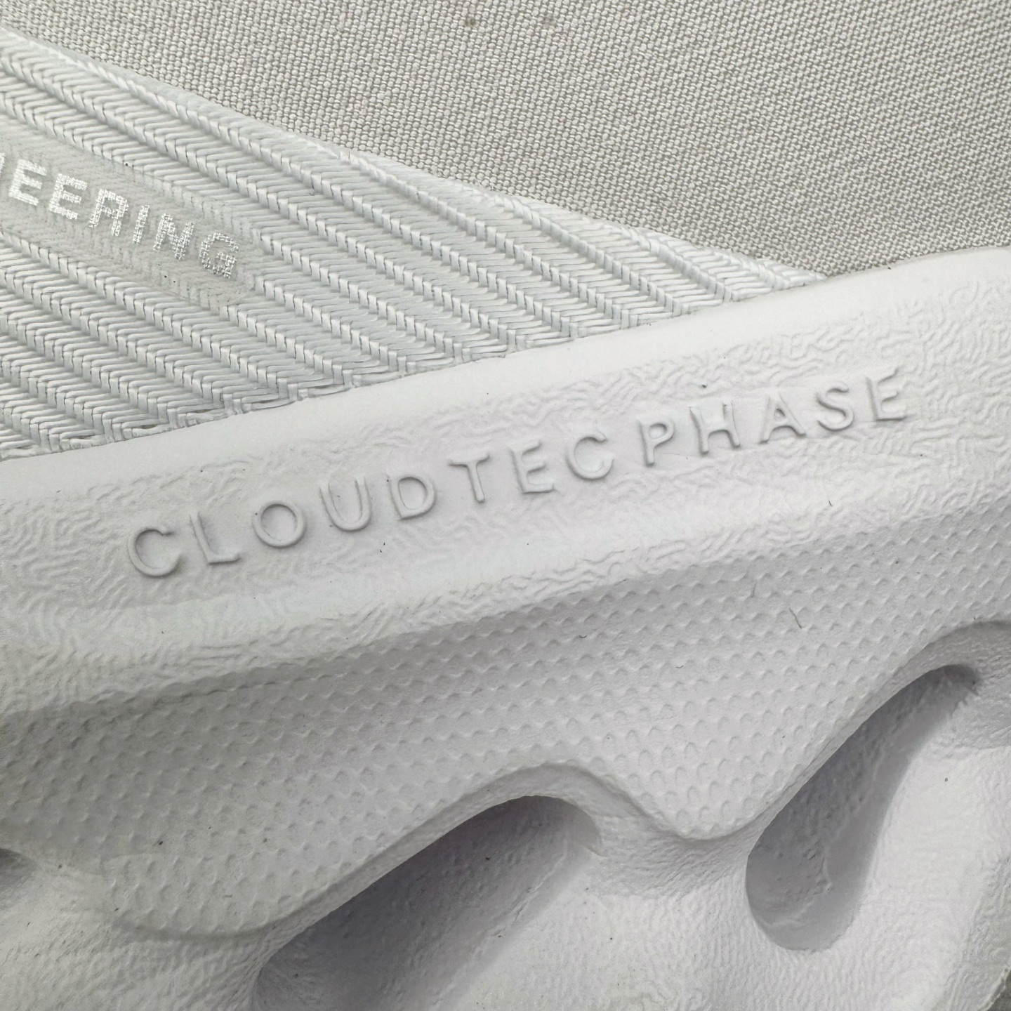 图片[17]-＃M纯原 LOEWE x On Cloudtilt 2.0 昂跑罗意威联名 圆头系带生活休闲鞋 此运动品牌 开创于2010年 缓震着陆、强效回弹、轻柔质感的设计构思始终是ON研制关键 与此同时基于“为全球提供革新性的跑步感受”信念 陆续推出了多款跑鞋及其以专业运动人体跑步工程学为设计关键的功能性跑步服饰设备 让跑者不费力气地畅快畅跑 尺码：36 36.5 37.5 38 38.5 39 40 40.5 41 42 42.5 43 44 44.5 45 46-选品中心