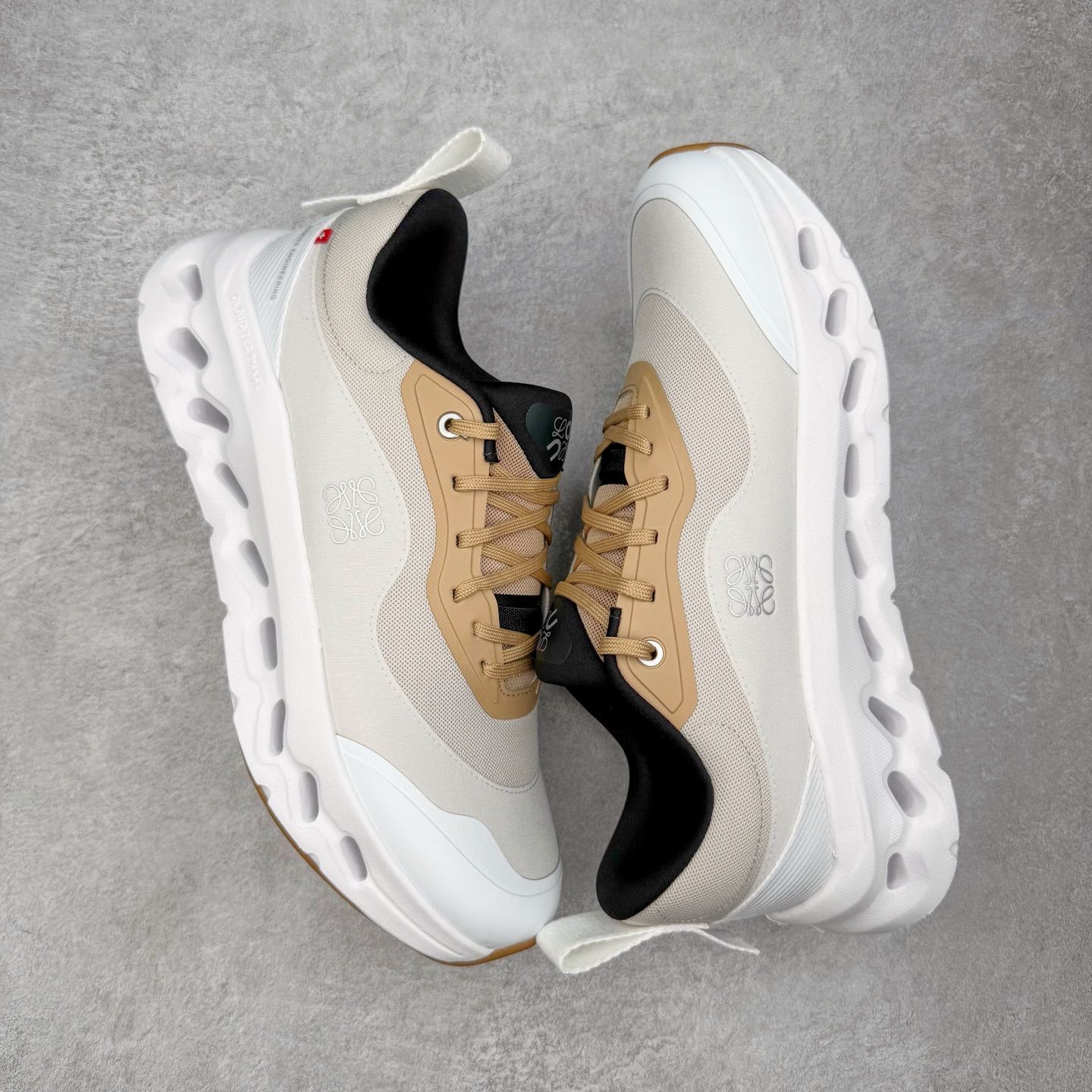 图片[3]-＃M纯原 LOEWE x On Cloudtilt 2.0 昂跑罗意威联名 圆头系带生活休闲鞋 此运动品牌 开创于2010年 缓震着陆、强效回弹、轻柔质感的设计构思始终是ON研制关键 与此同时基于“为全球提供革新性的跑步感受”信念 陆续推出了多款跑鞋及其以专业运动人体跑步工程学为设计关键的功能性跑步服饰设备 让跑者不费力气地畅快畅跑 尺码：36 36.5 37.5 38 38.5 39 40 40.5 41 42 42.5 43 44 44.5 45 46-选品中心