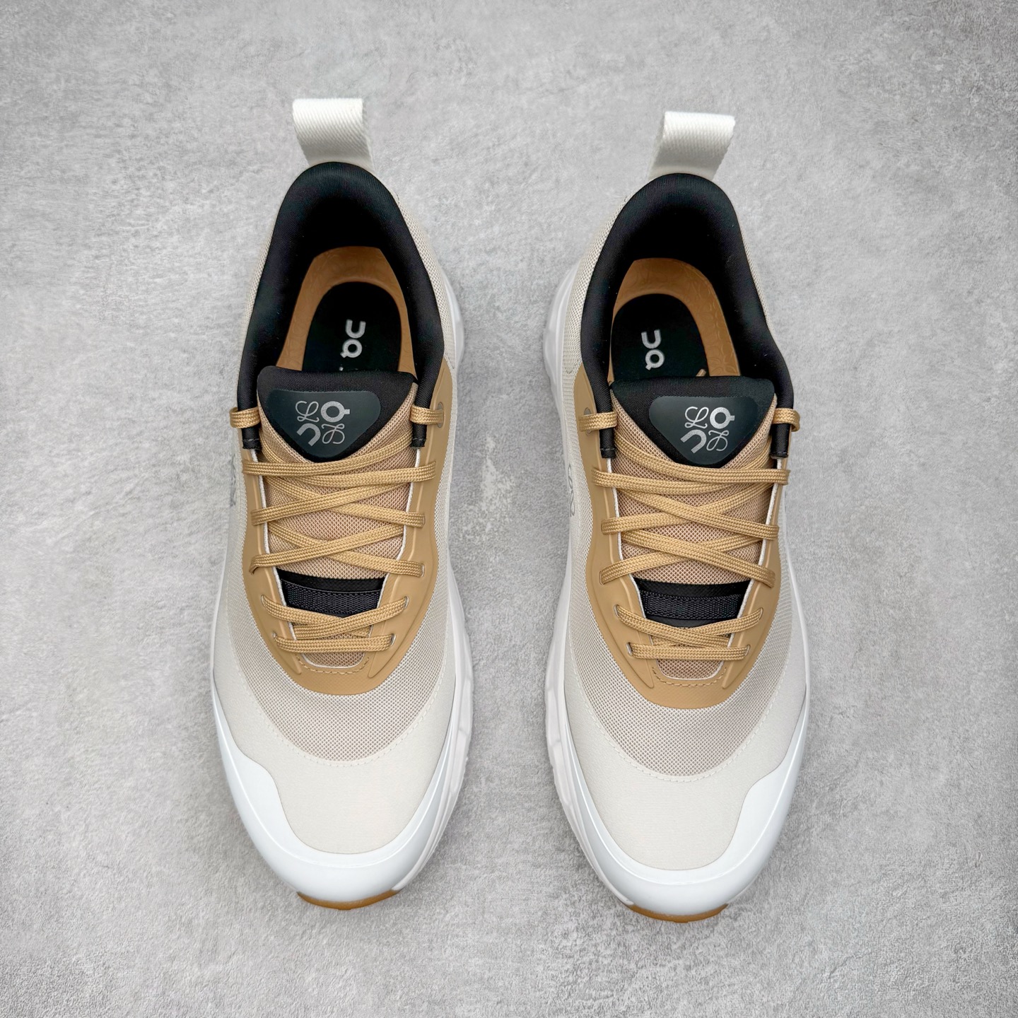 图片[2]-＃M纯原 LOEWE x On Cloudtilt 2.0 昂跑罗意威联名 圆头系带生活休闲鞋 此运动品牌 开创于2010年 缓震着陆、强效回弹、轻柔质感的设计构思始终是ON研制关键 与此同时基于“为全球提供革新性的跑步感受”信念 陆续推出了多款跑鞋及其以专业运动人体跑步工程学为设计关键的功能性跑步服饰设备 让跑者不费力气地畅快畅跑 尺码：36 36.5 37.5 38 38.5 39 40 40.5 41 42 42.5 43 44 44.5 45 46-选品中心