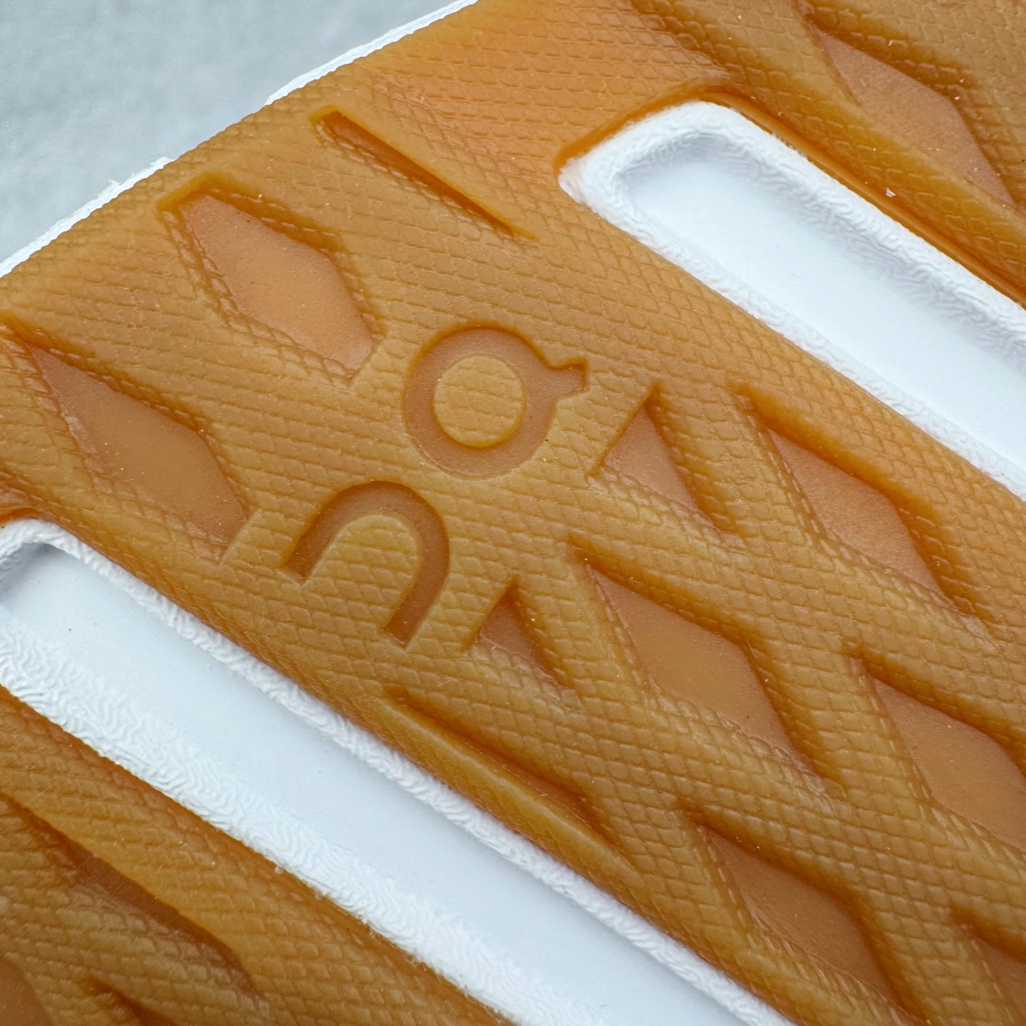 图片[20]-＃M纯原 LOEWE x On Cloudtilt 2.0 昂跑罗意威联名 圆头系带生活休闲鞋 此运动品牌 开创于2010年 缓震着陆、强效回弹、轻柔质感的设计构思始终是ON研制关键 与此同时基于“为全球提供革新性的跑步感受”信念 陆续推出了多款跑鞋及其以专业运动人体跑步工程学为设计关键的功能性跑步服饰设备 让跑者不费力气地畅快畅跑 尺码：36 36.5 37.5 38 38.5 39 40 40.5 41 42 42.5 43 44 44.5 45 46-选品中心