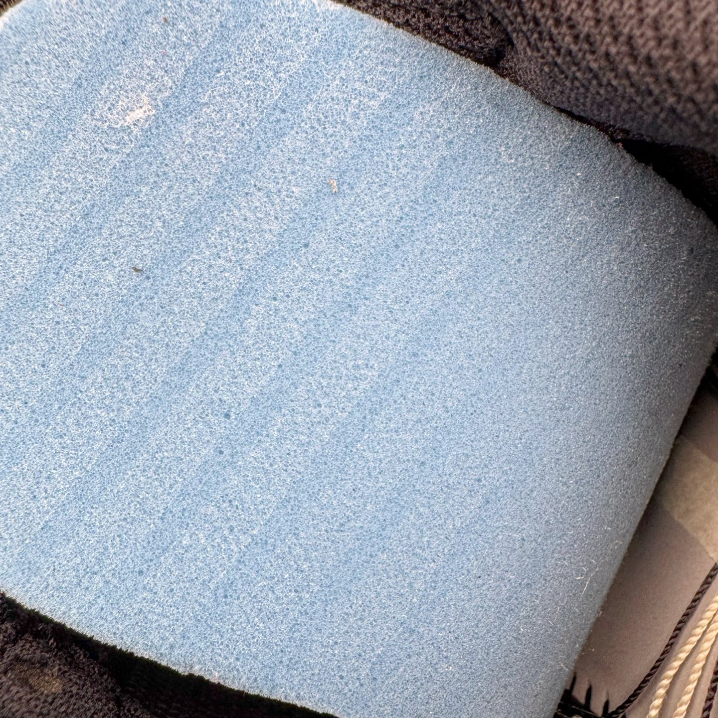 图片[12]-＃Ljr特供 Travis Scott x Air Jordan AJ1 Low OG SP TS联名倒钩低帮 黑红 DM7688-061 全新改良批次 圈内最强倒钩系列 恪守真诚 承诺混一赔十 高端零售裸鞋圈特供批次 产品品控稳定性领先行业 SZ原厂全套原楦原纸板冲刀磨具开发 原厂皮料加持 原厂港宝加持定型后跟R度完美 同源原厂电绣 鬼脸飞翼针数密度立体效果一致 百分百一致原鞋 原厂拉帮工艺 针距密度一致 后跟弧度收口自然不对折 极致一眼正品既视感 进口玻璃冲刀皮料裁剪零毛边 全鞋电脑针车工艺 品控清洁度最高QC检验标准 免检产品 原厂订购鞋盒、鞋标、防尘纸、鞋撑、鞋带 追求极致的原厂味道 尺码：36 36.5 37.5 38 38.5 39 40 40.5 41 42 42.5 43 44 44.5 45 45.5 46 47.5 48.5-选品中心