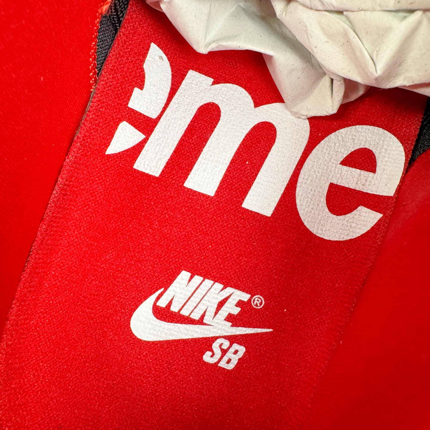 图片[13]-＃纯原 Supreme x Nk Dunk SB Dunk Low 舒适 防滑耐磨低帮板鞋 男女同款 联名亚洲限定黑黄 HQ8487-001 独家原厂航空铝磨具打磨大底 鞋头坡度极致还原 原盒原配 圈内天花板工艺 原厂冲刀 超高清洁度 全鞋零毛边皮料切割 全套原楦原模倾力打造完美版型 采用原厂百宏鞋带以及原厂百宏织唛舌标 内标可供原厂几率过验 原厂中底布黄色点胶 原厂中底布拉帮走线遵循公司‼️尺码：36 36.5 37.5 38 38.5 39 40 40.5 41 42 42.5 43 44 44.5 45 46 47.5-选品中心