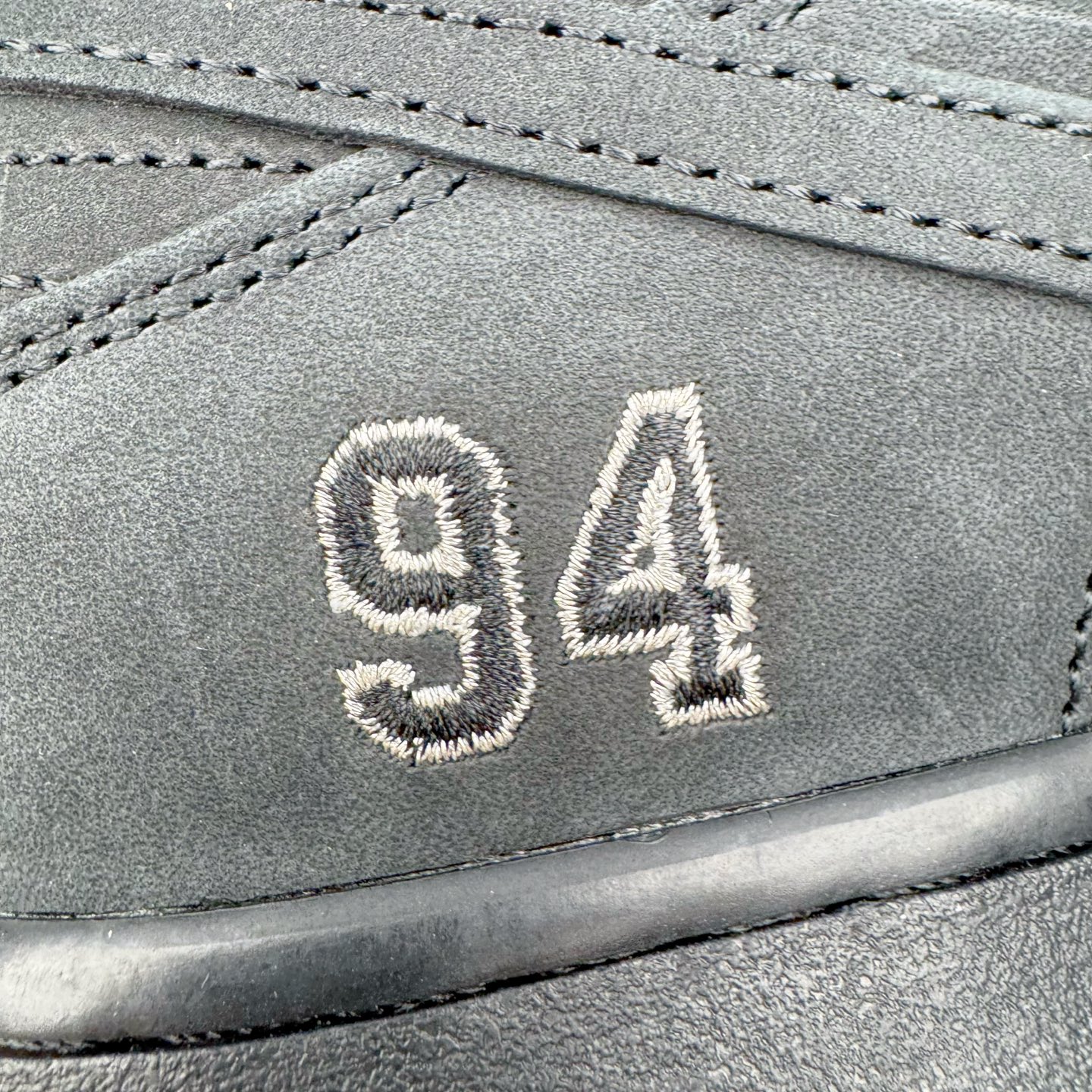 图片[18]-＃纯原 Supreme x Nk Dunk SB Dunk Low 舒适 防滑耐磨低帮板鞋 男女同款 联名亚洲限定黑黄 HQ8487-001 独家原厂航空铝磨具打磨大底 鞋头坡度极致还原 原盒原配 圈内天花板工艺 原厂冲刀 超高清洁度 全鞋零毛边皮料切割 全套原楦原模倾力打造完美版型 采用原厂百宏鞋带以及原厂百宏织唛舌标 内标可供原厂几率过验 原厂中底布黄色点胶 原厂中底布拉帮走线遵循公司‼️尺码：36 36.5 37.5 38 38.5 39 40 40.5 41 42 42.5 43 44 44.5 45 46 47.5-选品中心