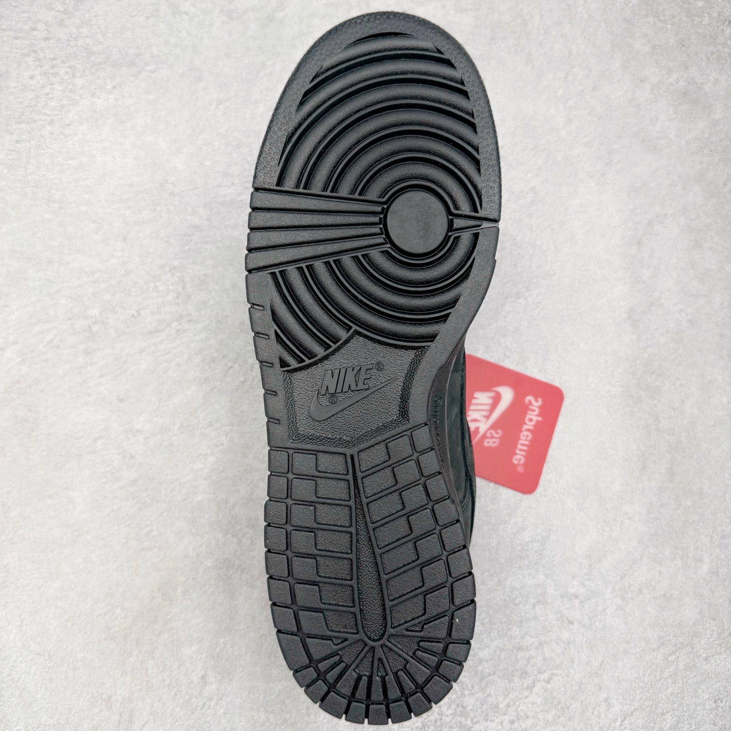 图片[9]-＃纯原 Supreme x Nk Dunk SB Dunk Low 舒适 防滑耐磨低帮板鞋 男女同款 联名亚洲限定黑黄 HQ8487-001 独家原厂航空铝磨具打磨大底 鞋头坡度极致还原 原盒原配 圈内天花板工艺 原厂冲刀 超高清洁度 全鞋零毛边皮料切割 全套原楦原模倾力打造完美版型 采用原厂百宏鞋带以及原厂百宏织唛舌标 内标可供原厂几率过验 原厂中底布黄色点胶 原厂中底布拉帮走线遵循公司‼️尺码：36 36.5 37.5 38 38.5 39 40 40.5 41 42 42.5 43 44 44.5 45 46 47.5-选品中心