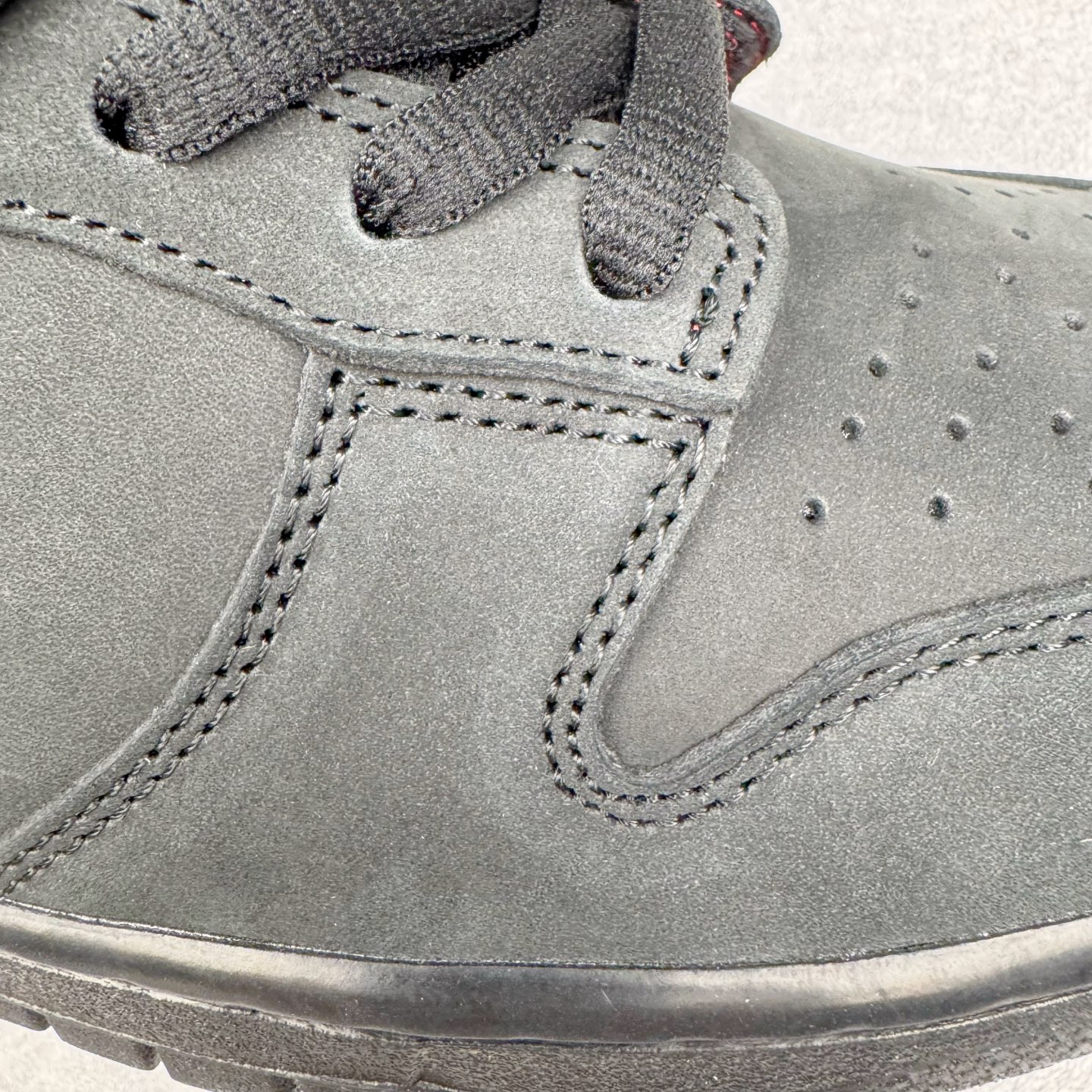 图片[19]-＃纯原 Supreme x Nk Dunk SB Dunk Low 舒适 防滑耐磨低帮板鞋 男女同款 联名亚洲限定黑黄 HQ8487-001 独家原厂航空铝磨具打磨大底 鞋头坡度极致还原 原盒原配 圈内天花板工艺 原厂冲刀 超高清洁度 全鞋零毛边皮料切割 全套原楦原模倾力打造完美版型 采用原厂百宏鞋带以及原厂百宏织唛舌标 内标可供原厂几率过验 原厂中底布黄色点胶 原厂中底布拉帮走线遵循公司‼️尺码：36 36.5 37.5 38 38.5 39 40 40.5 41 42 42.5 43 44 44.5 45 46 47.5-选品中心