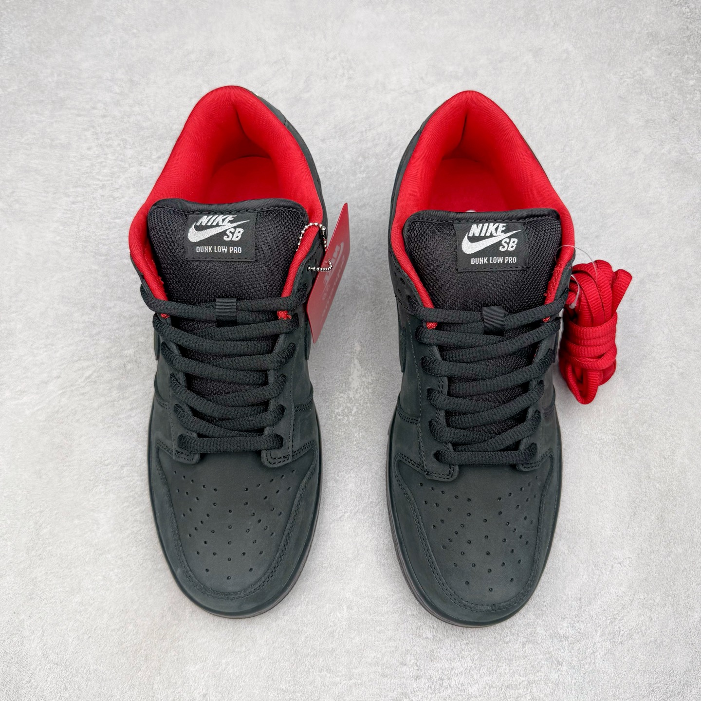 图片[2]-＃纯原 Supreme x Nk Dunk SB Dunk Low 舒适 防滑耐磨低帮板鞋 男女同款 联名亚洲限定黑黄 HQ8487-001 独家原厂航空铝磨具打磨大底 鞋头坡度极致还原 原盒原配 圈内天花板工艺 原厂冲刀 超高清洁度 全鞋零毛边皮料切割 全套原楦原模倾力打造完美版型 采用原厂百宏鞋带以及原厂百宏织唛舌标 内标可供原厂几率过验 原厂中底布黄色点胶 原厂中底布拉帮走线遵循公司‼️尺码：36 36.5 37.5 38 38.5 39 40 40.5 41 42 42.5 43 44 44.5 45 46 47.5-选品中心