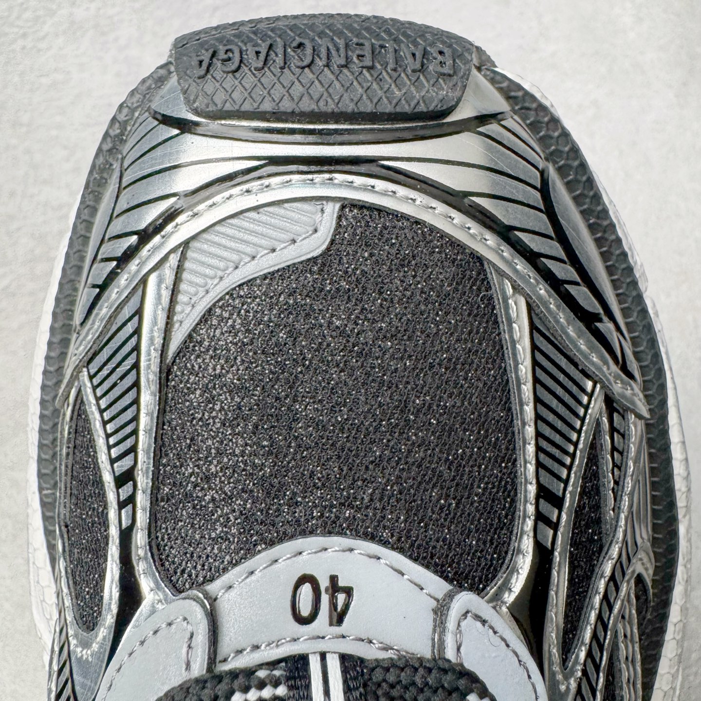 图片[14]-＃VG零售版 BALENCIAGA 3XL Sneakers 巴黎世家十代网布系带低帮走秀复古老爹鞋 全套原纸板楦头开发 最原汁原味的灵魂版型 全鞋荧光划线卡点 胶水把控整洁度追求极致完美 每一双都是工艺品 多重QC质检 超越公司货的品控标准 实实在在的免检产品 原盒原配 正确字体电绣 粗细、位置、大小正确 侧边TPU 透气孔匹配意产原版 正确分离大底 TPU软底 原版一致大底LOGO 立体感十足 原厂皮料水洗做旧 采购原厂网纱 不含皮革 网布材料和聚氨酯 磨损效果 鞋头边缘和后帮 Balenciaga 徽标 鞋面和后跟凸印尺码 鞋舌 3XL 橡胶品牌标识和反光细节 鞋帮拉袢和鞋舌拉祥 配反光细节 备用鞋带在鞋履前侧 可在穿着前取下 便于不同造型搭配 正常尺码 尺码：35 36 37 38 39 40 41 42 43 44 45 46-选品中心