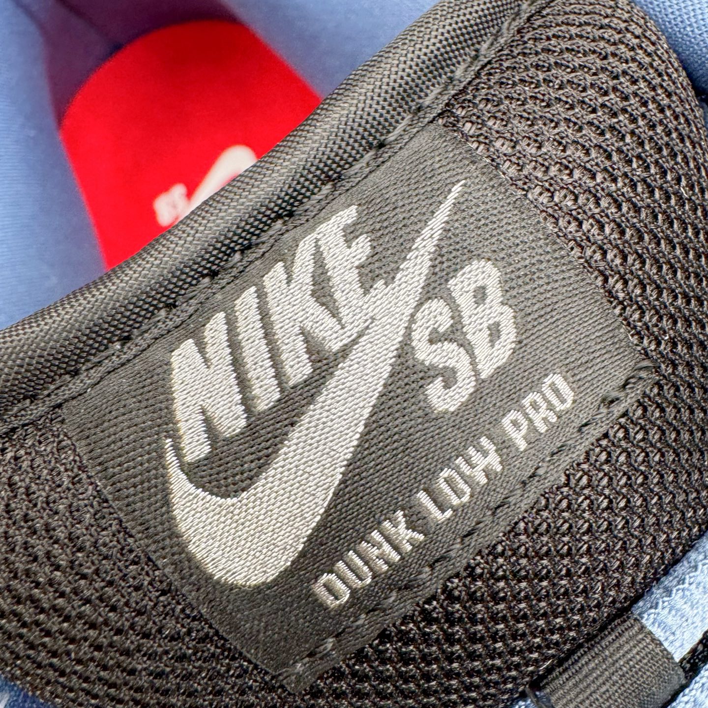 图片[14]-＃纯原 Supreme x Nk Dunk SB Dunk Low 舒适 防滑耐磨低帮板鞋 男女同款 联名美国限定米蓝 HQ8487-400 独家原厂航空铝磨具打磨大底 鞋头坡度极致还原 原盒原配 圈内天花板工艺 原厂冲刀 超高清洁度 全鞋零毛边皮料切割 全套原楦原模倾力打造完美版型 采用原厂百宏鞋带以及原厂百宏织唛舌标 内标可供原厂几率过验 原厂中底布黄色点胶 原厂中底布拉帮走线遵循公司‼️尺码：36 36.5 37.5 38 38.5 39 40 40.5 41 42 42.5 43 44 44.5 45 46 47.5-选品中心