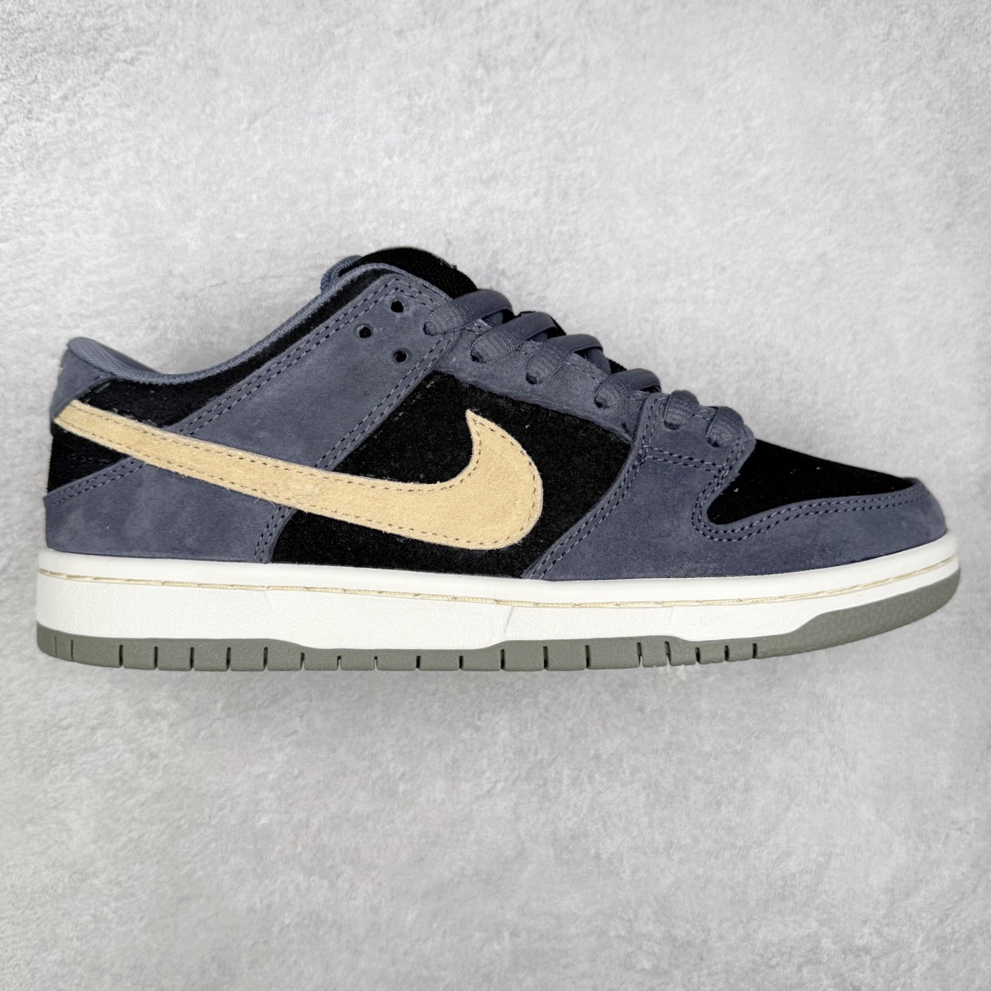 ＃F版 NK SB Dunk Low HF3063-002 极限压缩利润空间 超乎所想的高性价比 用料绝不含糊 原盒原配 正确耐磨橡胶大底 超高清洁度 全鞋零毛边皮料切割 全套原楦原模倾力打造完美版型 尺码：36 36.5 37.5 38 38.5 39 40 40.5 41 42 42.5 43 44 44.5 45 46 47.5-选品中心