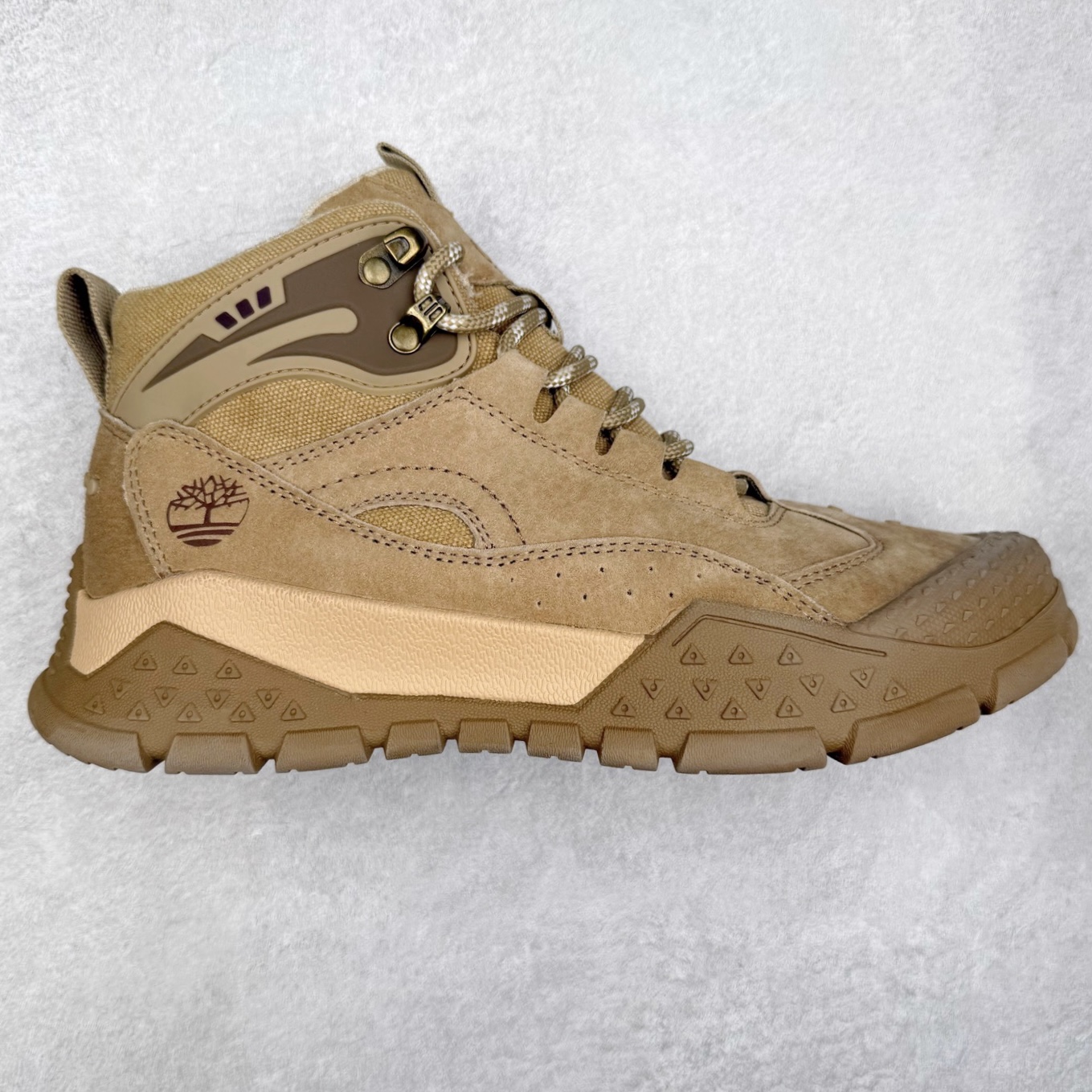 Timberland添柏岚/天伯伦户外中帮休闲大黄靴系列 广东大厂品质 原盒原包装 面料采用意大利🇮🇹顶级磨砂细纹牛皮 搭配防臭防腐真皮乳胶鞋垫 给您完美的穿着体验 质量考究耐穿 型男必备 专治不帅 高品质脚感一流 尺码:38 39 40 41 42 43 44(皮鞋码)-选品中心
