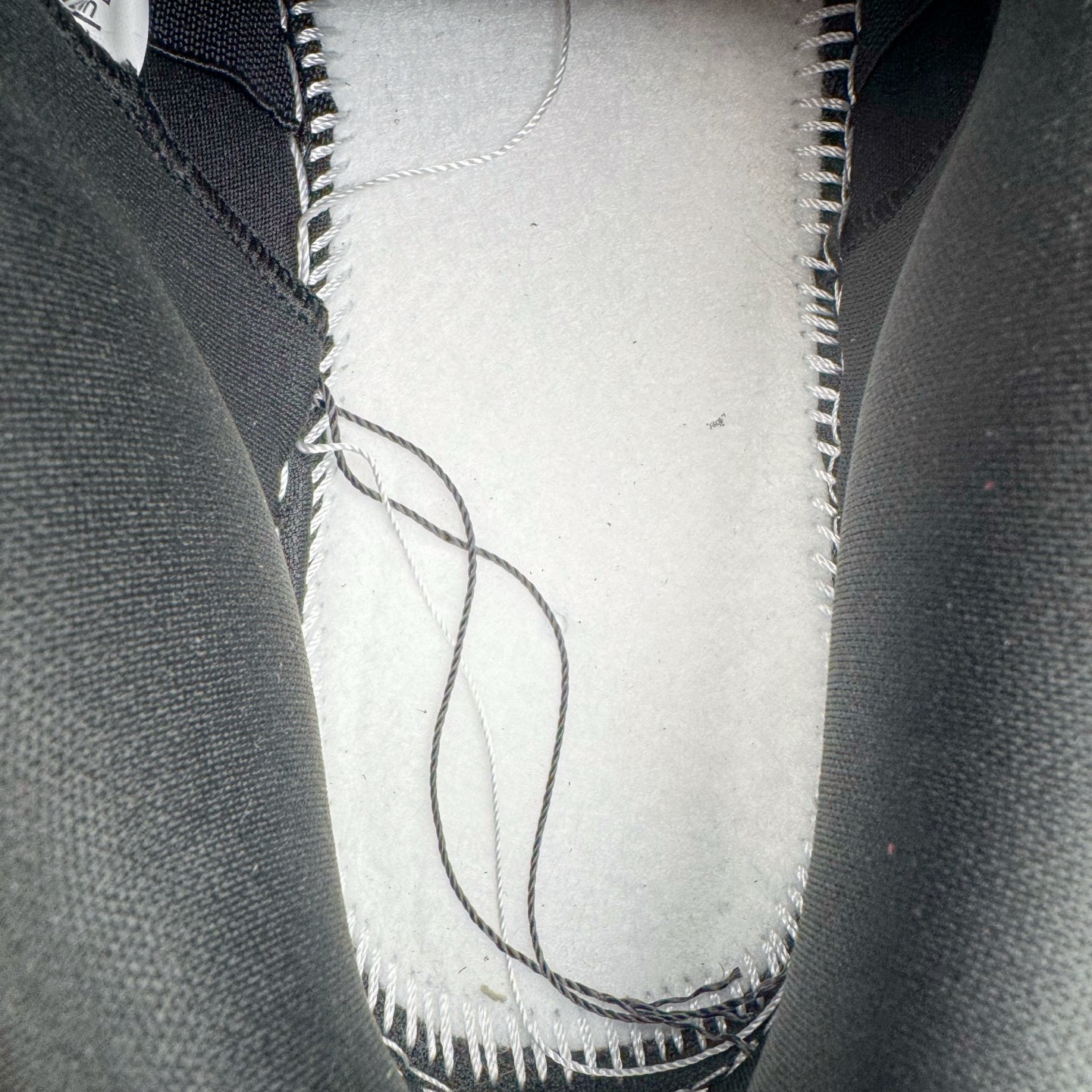 图片[10]-＃YC纯原 Supreme x Nk Dunk SB Dunk Low 舒适 防滑耐磨低帮板鞋 男女同款 联名亚洲限定黑黄 HQ8487-300 毫无疑问市场中端王者 实力大厂出品 新配色陆续开发 利润个位数只为口碑 全套原纸板楦头开发 确保原汁原味 完美呈现DUNK版型 一比一鞋头弧度高度鞋身弧度 此版本只针对中端市场 皮料材质有所更替 其他数据细节工艺流程均保持一致 绝不口嗨 细节品控鞋型随意对比 独家私模官方第六代原厂航空铝磨具打磨大底 鞋头坡度极致还原 无解鞋型 原盒原配 圈内天花板工艺 原厂玻璃冲刀 超高清洁度 全鞋零毛边皮料切割 原厂中底布点胶 中底布拉帮走线遵循公司 尺码：40 40.5 41 42 42.5 43 44 44.5 45 46-选品中心