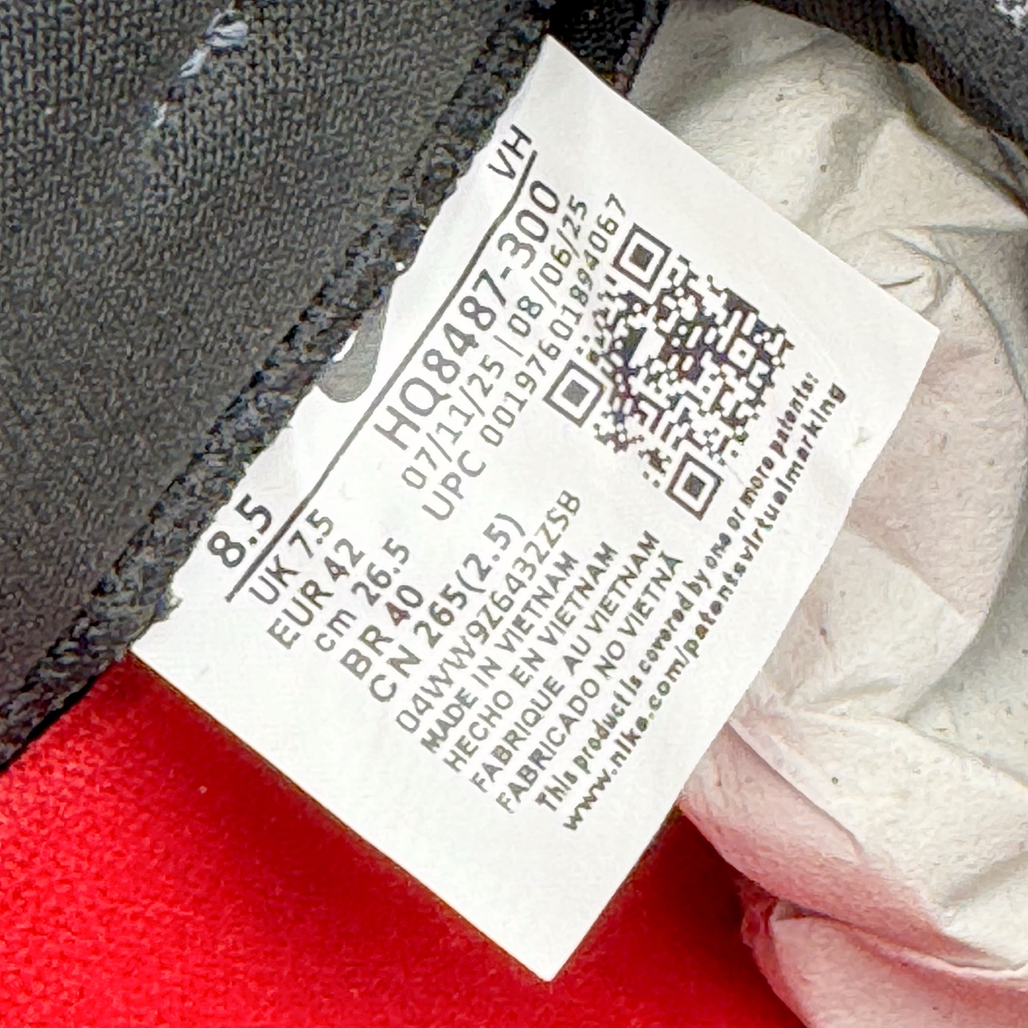 图片[12]-＃YC纯原 Supreme x Nk Dunk SB Dunk Low 舒适 防滑耐磨低帮板鞋 男女同款 联名亚洲限定黑黄 HQ8487-300 毫无疑问市场中端王者 实力大厂出品 新配色陆续开发 利润个位数只为口碑 全套原纸板楦头开发 确保原汁原味 完美呈现DUNK版型 一比一鞋头弧度高度鞋身弧度 此版本只针对中端市场 皮料材质有所更替 其他数据细节工艺流程均保持一致 绝不口嗨 细节品控鞋型随意对比 独家私模官方第六代原厂航空铝磨具打磨大底 鞋头坡度极致还原 无解鞋型 原盒原配 圈内天花板工艺 原厂玻璃冲刀 超高清洁度 全鞋零毛边皮料切割 原厂中底布点胶 中底布拉帮走线遵循公司 尺码：40 40.5 41 42 42.5 43 44 44.5 45 46-选品中心