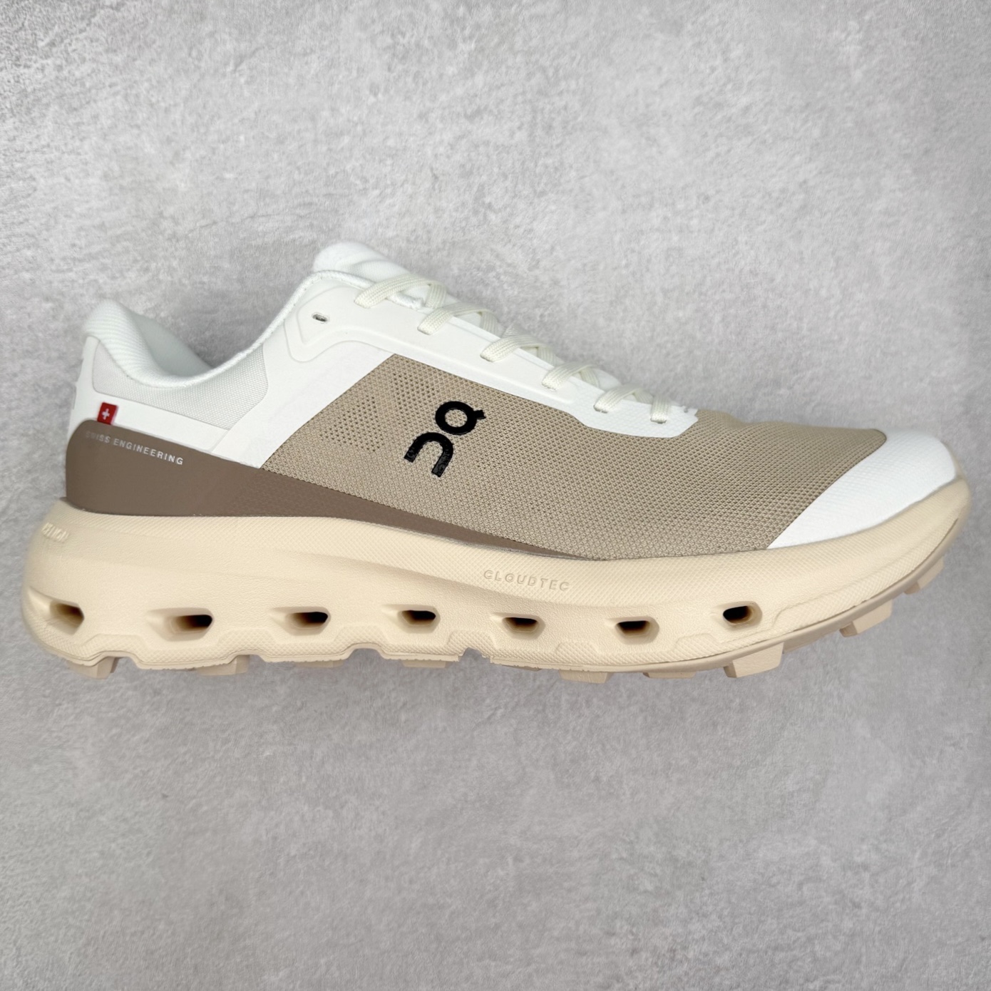 On昂跑 Cloudvista 2 舒适轻盈防滑透气回弹 低帮 越野跑步鞋 此运动品牌 开创于2010年 缓震着陆、强效回弹、轻柔质感的设计构思始终是ON研制关键 与此同时基于“为全球提供革新性的跑步感受”信念 陆续推出了多款跑鞋及其以专业运动人体跑步工程学为设计关键的功能性跑步服饰设备 让跑者不费力气地畅快畅跑 尺码：36 36.5 37.5 38 38.5 39 40 40.5 41 42 42.5 43 44 44.5 45-选品中心