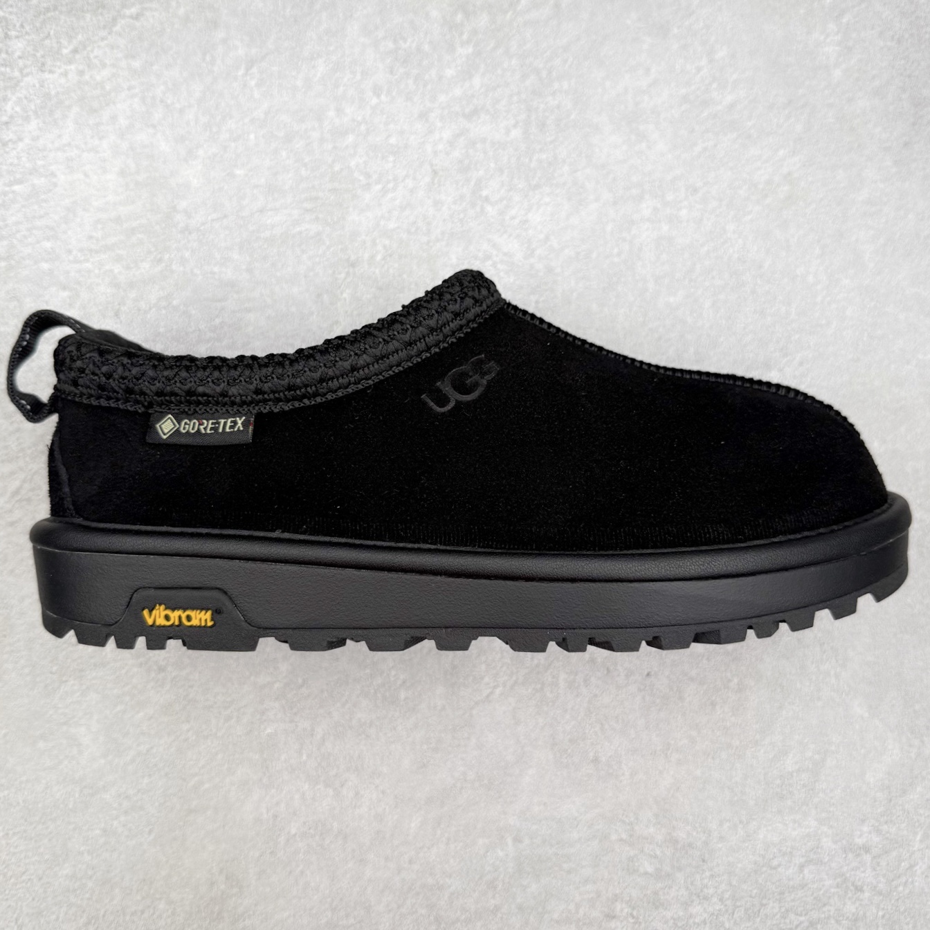 UGG 2790 经典秋冬羊皮毛一体雪地靴 隆丰A级澳洲进口羊皮毛一体 完全遵循ZP工艺流程 代工厂原厂版师 秉承无原鞋不开发选择 注重每一处细节 市面最正版型 TREADLITE\\\