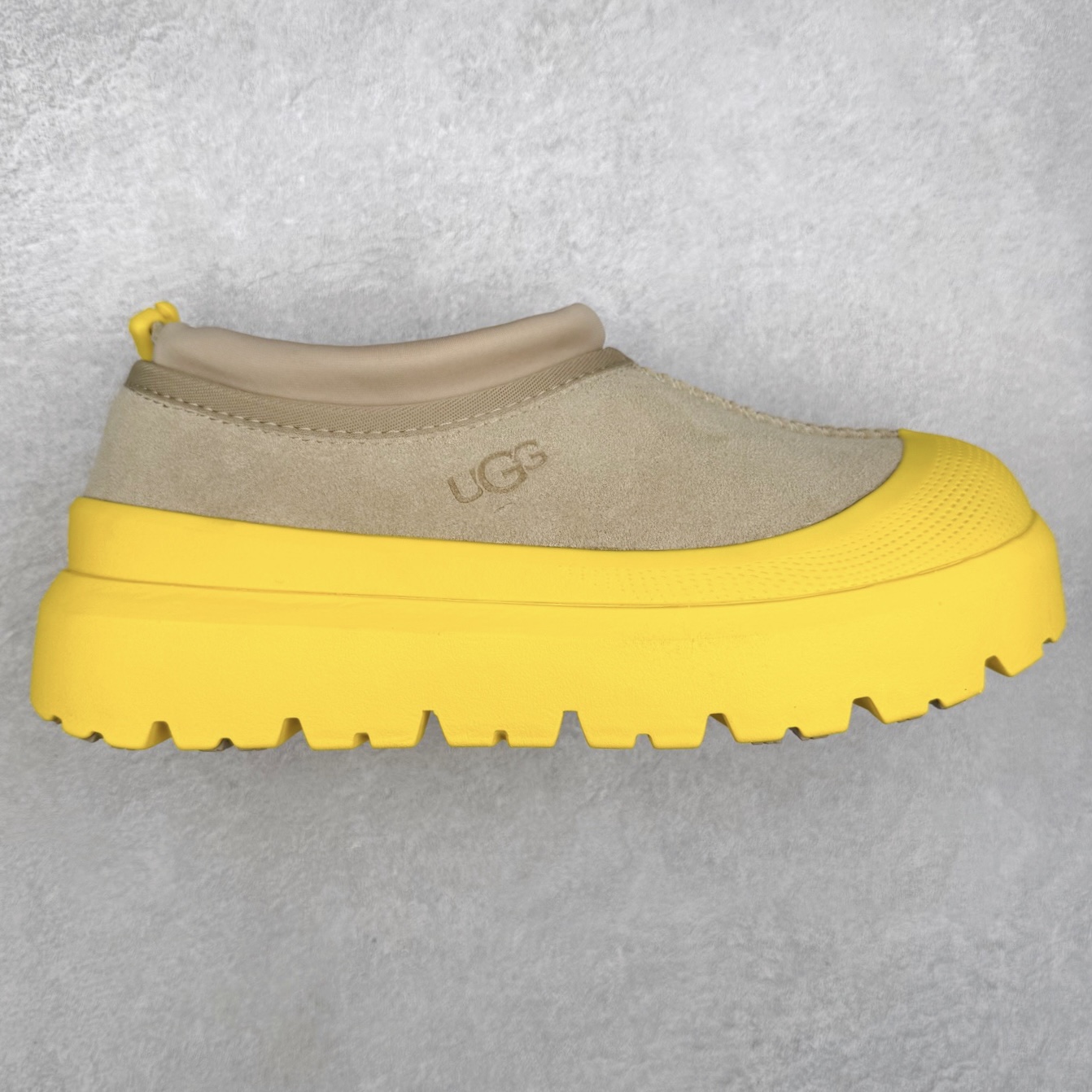 ＃SP原厂 UGG 4096 塔斯曼浅口秋冬羊皮毛一体雪地靴 全鞋采用ZP同厂 隆丰A级澳洲进口羊皮毛一体 品牌代工厂生产线 完全遵循ZP工艺流程 代工厂原厂版师 秉承无原鞋不开发选择 注重每一处细节 市面最正版型 TREADLITE\\\”轻翼\\\”科技外底 轻便/耐用/柔韧/桩型【售后郑重承诺】一个月内若出现重大脱胶/断底等质量问题 直接为您换新！尺码：35 36 37 38 39 40 41 42 43-选品中心