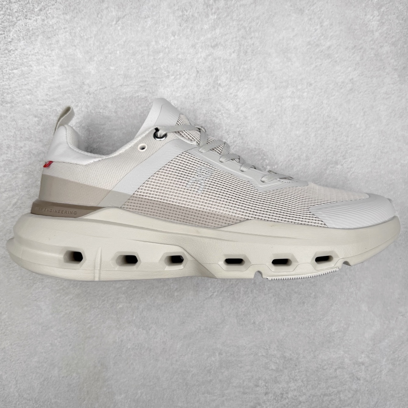 On昂跑 Cloudtilt X 4 系带减震耐磨低帮生活休闲鞋 此运动品牌 开创于2010年 缓震着陆、强效回弹、轻柔质感的设计构思始终是ON研制关键 与此同时基于“为全球提供革新性的跑步感受”信念 陆续推出了多款跑鞋及其以专业运动人体跑步工程学为设计关键的功能性跑步服饰设备 让跑者不费力气地畅快畅跑 尺码：36 36.5 37.5 38 38.5 39 40 40.5 41 42 42.5 43 44 44.5 45-选品中心