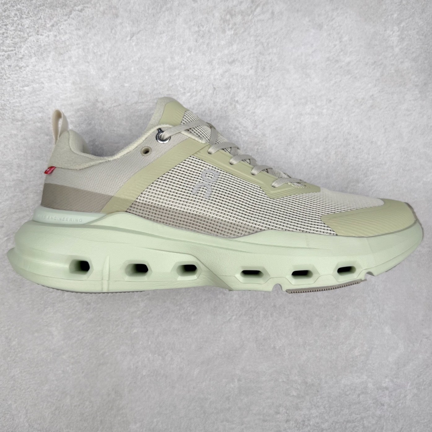 On昂跑 Cloudtilt X 4 系带减震耐磨低帮生活休闲鞋 此运动品牌 开创于2010年 缓震着陆、强效回弹、轻柔质感的设计构思始终是ON研制关键 与此同时基于“为全球提供革新性的跑步感受”信念 陆续推出了多款跑鞋及其以专业运动人体跑步工程学为设计关键的功能性跑步服饰设备 让跑者不费力气地畅快畅跑 尺码：36 36.5 37.5 38 38.5 39 40 40.5 41 42 42.5 43 44 44.5 45-选品中心