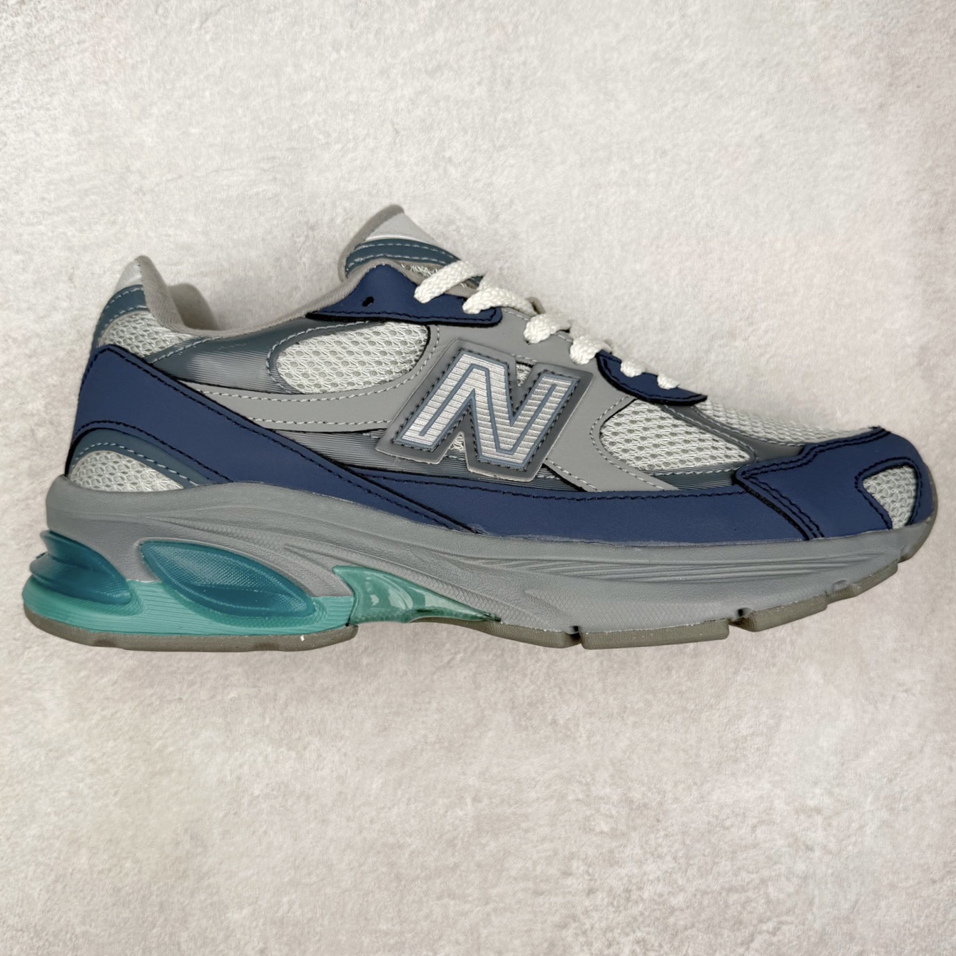 New Balance NB2010系列新百伦经典复古休闲运动板鞋 以ENCAP中底配以升级版 N-ERGY缓震物料 鞋面则采用特色的柔软麂皮搭以NewBalance经典的尼龙网布 低调中还原跑鞋本真 更年轻化的设计理念与材质 让新世代青年得以用全新视角体验经典鞋款的传奇魅力尺码：36 37 37.5 38 38.5 39.5 40 40.5 41.5 42 42.5 43 44 45-选品中心