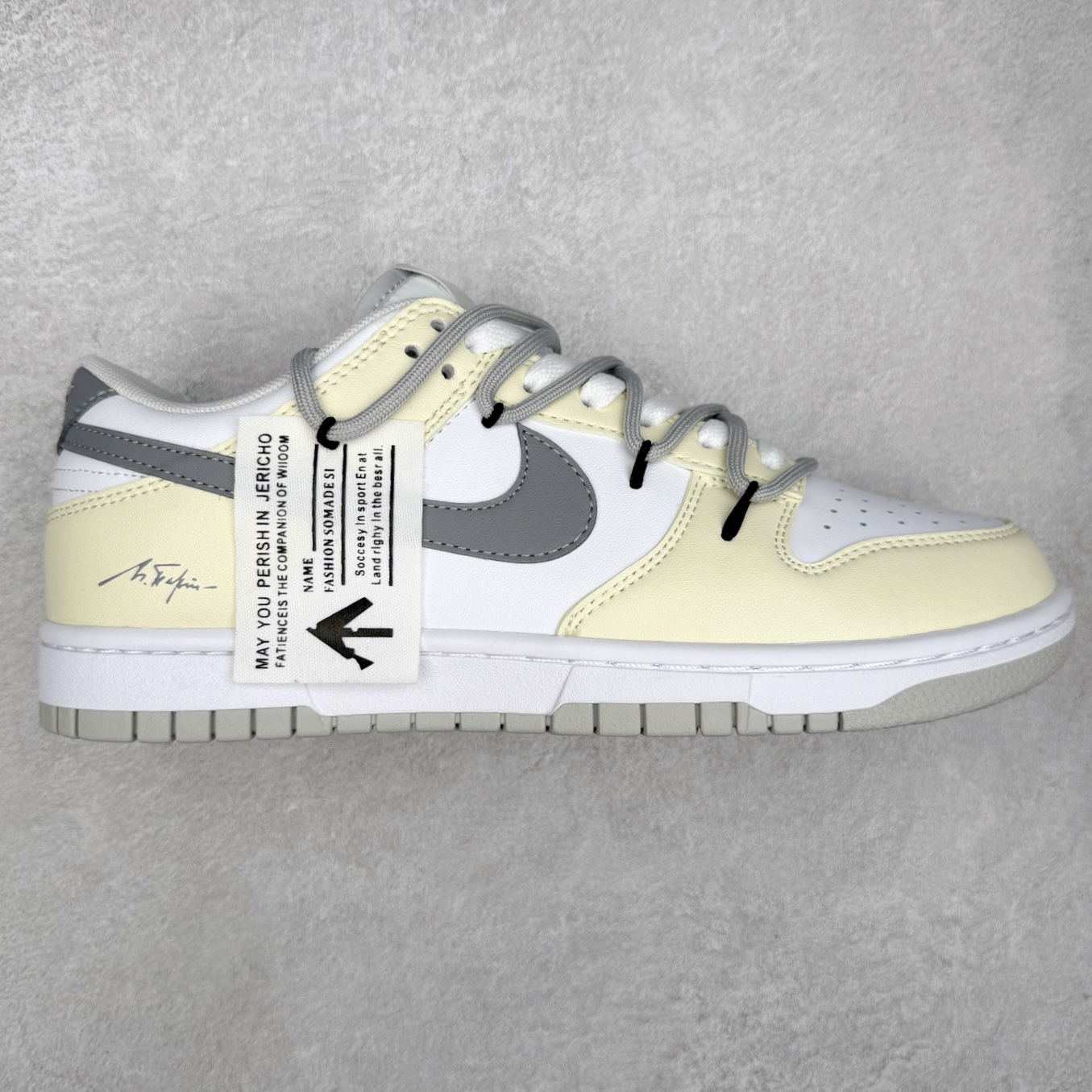 NK Dunk Low DD1391-100 定制系列天花板 无原鞋不开发 全系列得物原鞋一比一校对开发 配色持续更新中 终端对接 优势输出 全套原厂楦头原纸板数据档案倾力打造 原汁原味莞产 极致还原 圈内最强针车工艺 高端零售指定版 广东原厂配套原盒原标 鞋盒分三个尺码段 原厂冲刀 超高清洁度 全鞋零毛边皮料切割 采用原厂百宏鞋带以及原厂百宏织唛舌标 内标可供原厂几率过验 进口原装条纹中底布 四线拉帮白色点胶 原厂拉帮手法遵循公司 原厂电绣 极致还原 尺码：36 36.5 37.5 38 38.5 39 40 40.5 41 42 42.5 43 44 44.5 45 46-选品中心