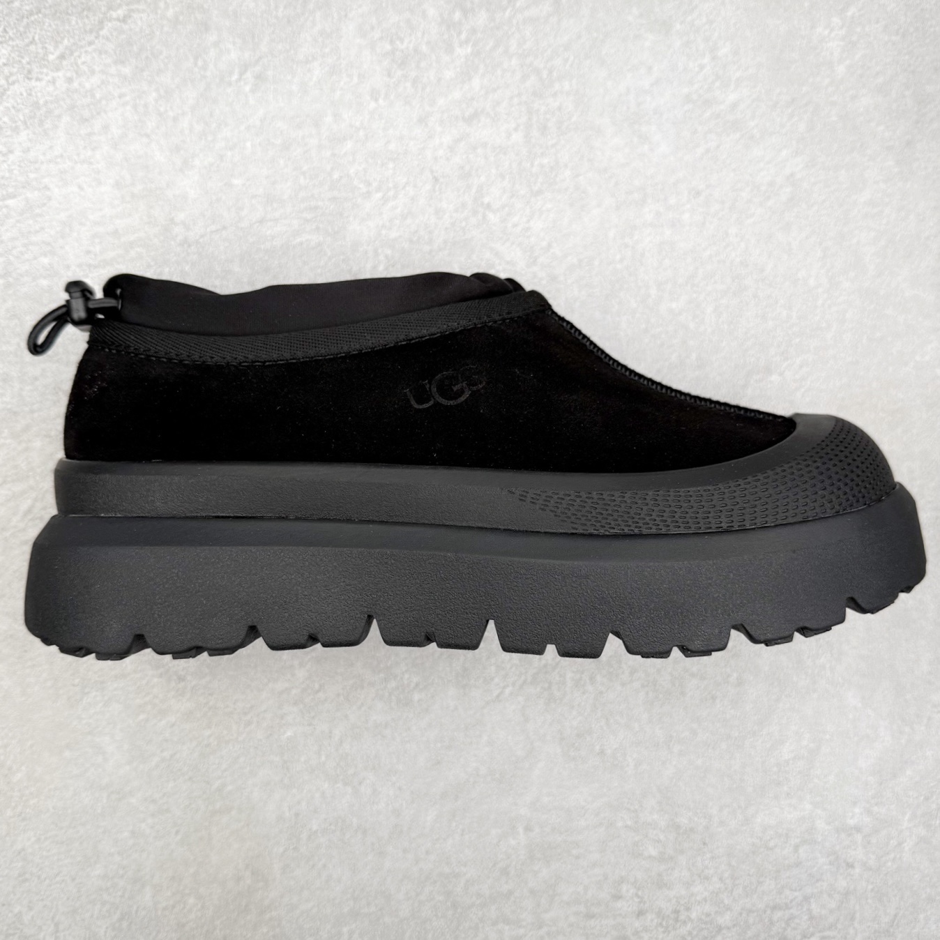 UGG 4096 M Tasman Weather Hybrid 塔斯曼混合系列低帮厚底轻量休闲运动鞋 UGG 2024秋冬新品 机能撞色王一博代言热门大爆款！包头套脚低帮 进口隆丰一级羊皮毛一体 代购专供品质 高弹Modern中底 外置防滑大底 套脚抽绳设计 穿脱十分方便 采用TPU模压定型翻毛皮鞋面材质#选用17毫米UGGPURE™ 植入式羊毛里衬与可拆卸的UGGPURE™ 植入式羊毛鞋垫#包头式EVA轻翼科技外底防滑,耐磨性和良好的弹性❗ 尺码：36/45-选品中心