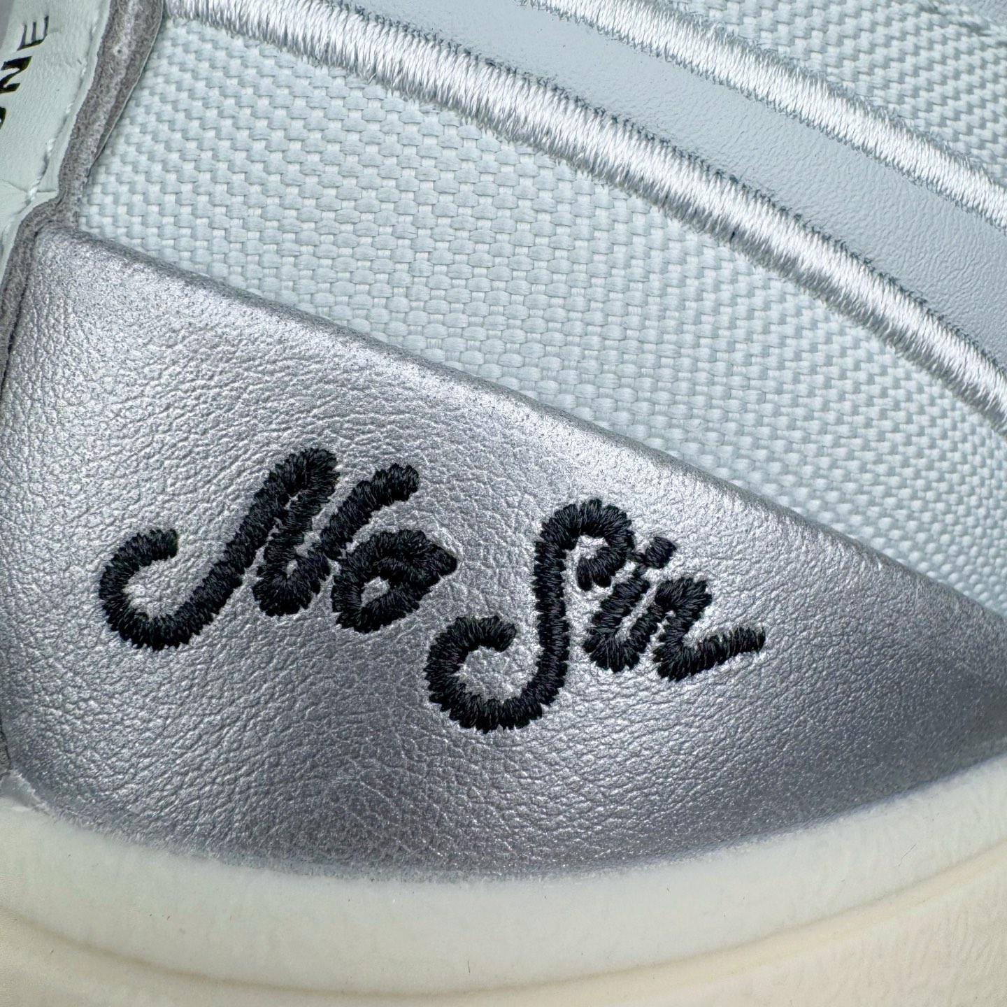 图片[16]-＃灭世/Max NK Book 1 Devin Booker 德文·布克一代男子实战篮球鞋 刮刮乐白蓝 IH0891-001 灭世纯原革新出货‼️缓震配置独家革新！实战属性直接拉满👊🏻实战 天花板上限再度提升！实战亲测-性能体验吊打国产同价位鞋款（为满足海外市场 布克一代最大尺码为47.5） ⚫️增配前掌鹅蛋ZOOM ➕抗扭片➕后掌马蹄ZOOM气垫（正品仅配置后掌zoom气垫） ⚫️采用科比4代鞋楦以及龙骨数据打造！小科4实至名归！（完美解决正品压脚趾问题） ⚫️鞋身➕鞋头增配高频补强层，提升鞋头以及脚踝支撑性 ⚫️鞋垫采用科比4代元年高弹缓震垫材质-磨合一场直接贴合脚型☑️ ⚫️外底加厚2mm，wow10止滑配方，无需磨合，抓地性能原地起飞 最强布克一代有且只在灭世纯原（支持市场任意货品正面PK） 真材实料，肉眼可见！革新升级绝非空穴来风！灭世纯原内外兼修，用态度诠释实战新篇章👊🏻 Book 1 尺码 39-47.5-选品中心