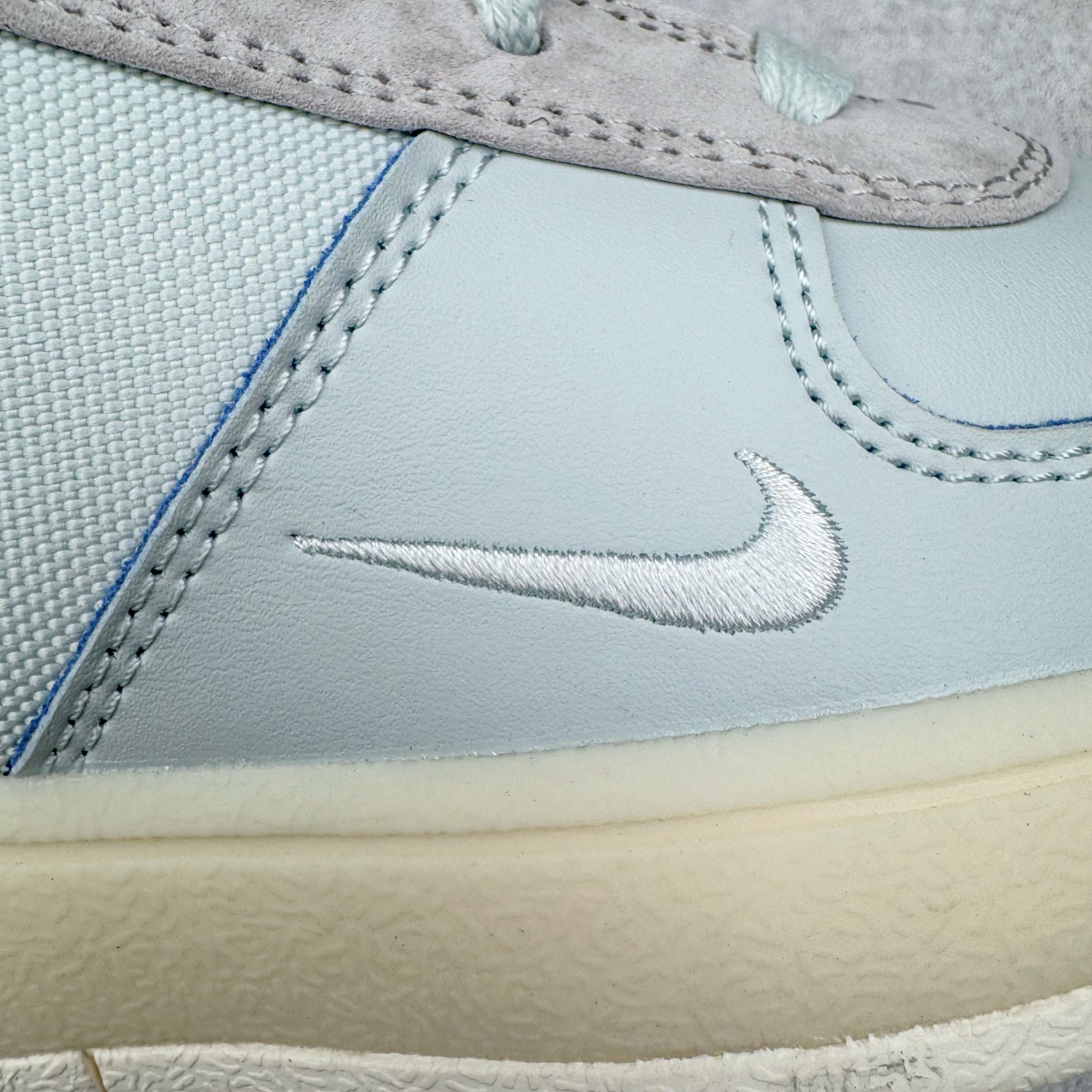 图片[18]-＃灭世/Max NK Book 1 Devin Booker 德文·布克一代男子实战篮球鞋 刮刮乐白蓝 IH0891-001 灭世纯原革新出货‼️缓震配置独家革新！实战属性直接拉满👊🏻实战 天花板上限再度提升！实战亲测-性能体验吊打国产同价位鞋款（为满足海外市场 布克一代最大尺码为47.5） ⚫️增配前掌鹅蛋ZOOM ➕抗扭片➕后掌马蹄ZOOM气垫（正品仅配置后掌zoom气垫） ⚫️采用科比4代鞋楦以及龙骨数据打造！小科4实至名归！（完美解决正品压脚趾问题） ⚫️鞋身➕鞋头增配高频补强层，提升鞋头以及脚踝支撑性 ⚫️鞋垫采用科比4代元年高弹缓震垫材质-磨合一场直接贴合脚型☑️ ⚫️外底加厚2mm，wow10止滑配方，无需磨合，抓地性能原地起飞 最强布克一代有且只在灭世纯原（支持市场任意货品正面PK） 真材实料，肉眼可见！革新升级绝非空穴来风！灭世纯原内外兼修，用态度诠释实战新篇章👊🏻 Book 1 尺码 39-47.5-选品中心