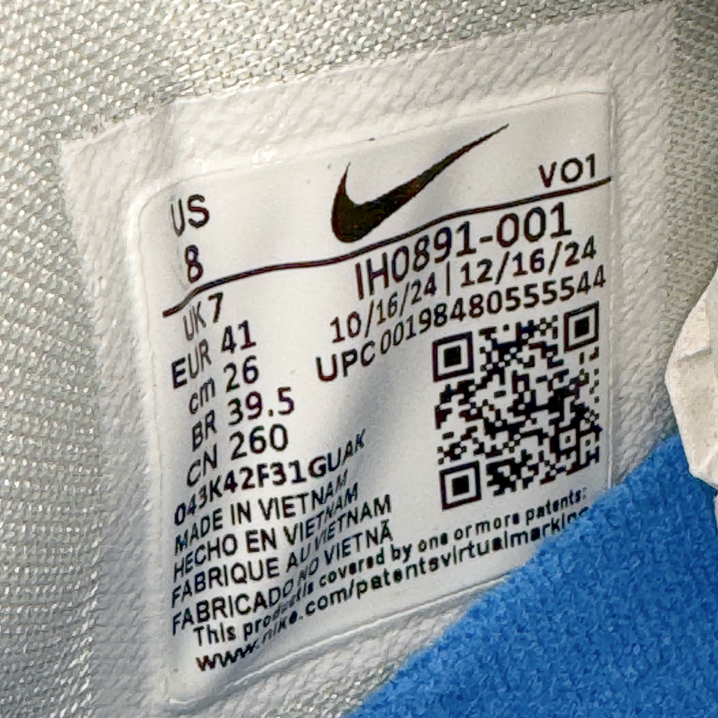 图片[11]-＃灭世/Max NK Book 1 Devin Booker 德文·布克一代男子实战篮球鞋 刮刮乐白蓝 IH0891-001 灭世纯原革新出货‼️缓震配置独家革新！实战属性直接拉满👊🏻实战 天花板上限再度提升！实战亲测-性能体验吊打国产同价位鞋款（为满足海外市场 布克一代最大尺码为47.5） ⚫️增配前掌鹅蛋ZOOM ➕抗扭片➕后掌马蹄ZOOM气垫（正品仅配置后掌zoom气垫） ⚫️采用科比4代鞋楦以及龙骨数据打造！小科4实至名归！（完美解决正品压脚趾问题） ⚫️鞋身➕鞋头增配高频补强层，提升鞋头以及脚踝支撑性 ⚫️鞋垫采用科比4代元年高弹缓震垫材质-磨合一场直接贴合脚型☑️ ⚫️外底加厚2mm，wow10止滑配方，无需磨合，抓地性能原地起飞 最强布克一代有且只在灭世纯原（支持市场任意货品正面PK） 真材实料，肉眼可见！革新升级绝非空穴来风！灭世纯原内外兼修，用态度诠释实战新篇章👊🏻 Book 1 尺码 39-47.5-选品中心