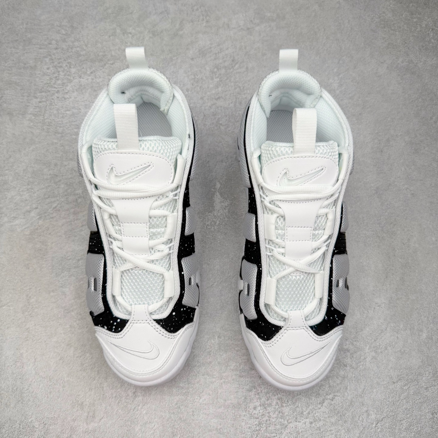 图片[2]-＃CK纯原 NK Air More Uptempo ’96 OG 皮蓬大AIR复古篮球鞋 星空之下 FZ3055-100 以流行于街头的涂鸦文化为设计灵感 整体的设计风格夸张而充满魅力 厚实而充满质感的皮质鞋面两侧印刻了一对巨大的字母“AIR”独特炫酷的外观惊艳无比 尺码：36 36.5 37.5 38 38.5 39 40 40.5 41 42 42.5 43 44 44.5 45 46-选品中心
