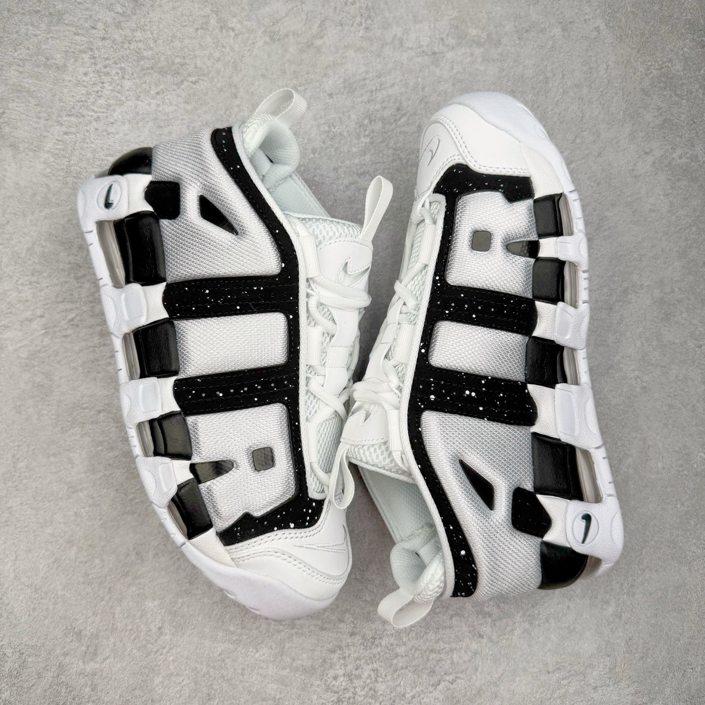 图片[3]-＃CK纯原 NK Air More Uptempo ’96 OG 皮蓬大AIR复古篮球鞋 星空之下 FZ3055-100 以流行于街头的涂鸦文化为设计灵感 整体的设计风格夸张而充满魅力 厚实而充满质感的皮质鞋面两侧印刻了一对巨大的字母“AIR”独特炫酷的外观惊艳无比 尺码：36 36.5 37.5 38 38.5 39 40 40.5 41 42 42.5 43 44 44.5 45 46-选品中心