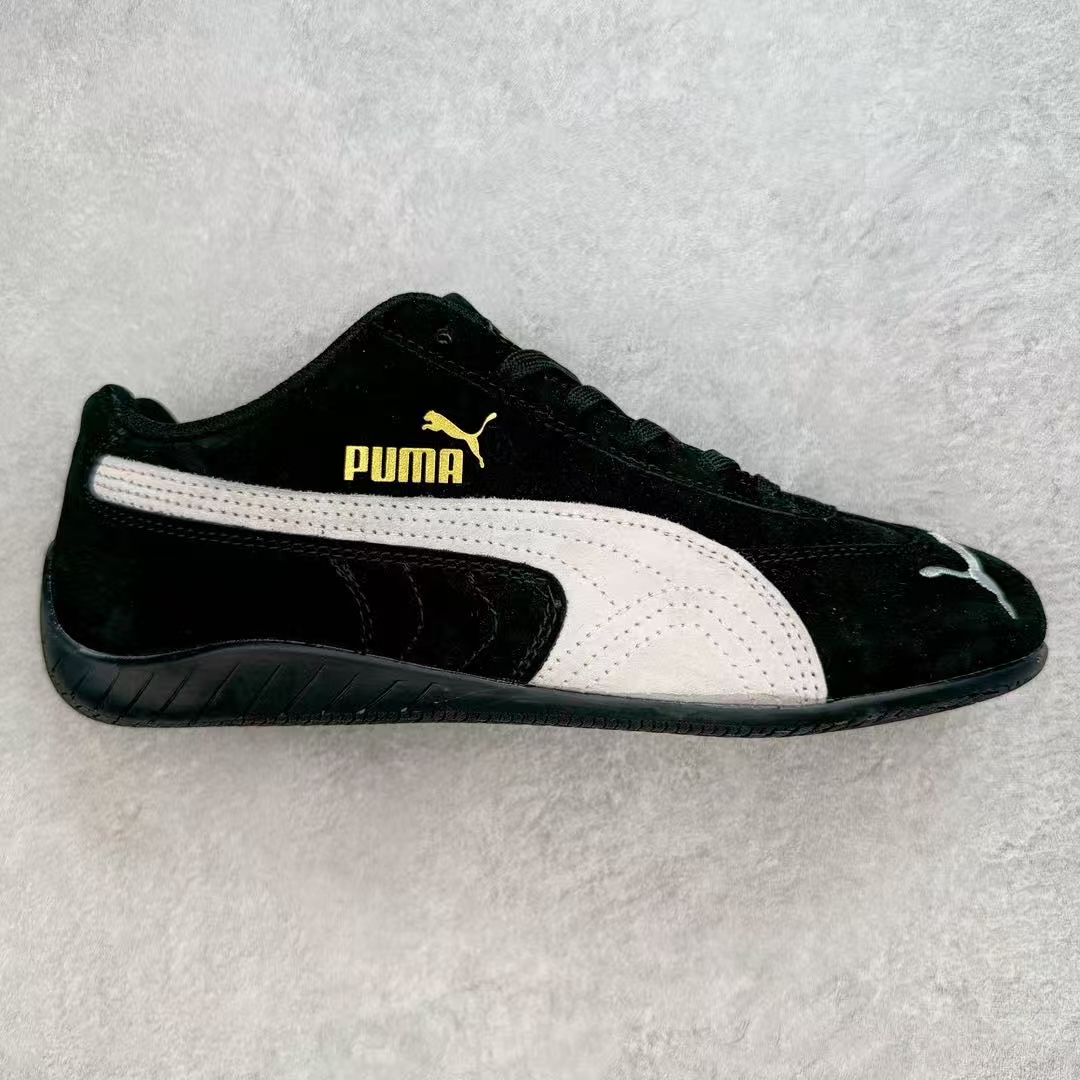 图片[8]-＃TG特价福利 PUMA Speedca OG 彪马极速赛车系列低帮德训风拼接复古百搭休闲运动赛车鞋 鞋款从80、90年代赛车手所穿的防火赛车鞋为原型，鞋身线条模仿了赛车的流线廓形，体现了空气动力学原理的结构。简约流畅的外观，恰好又和贯穿其中的Formstrip Logo融合恰到好处，视觉上细节丰富且协调。本次Speedcat OG鞋款归来，最大看点自然式保留了窄版鞋型以及薄底构造。这两年各品牌鞋底越做越厚，Speedcat反其道而行之，上脚几乎无鞋底的效果带来耳目一新的视觉体验。鞋面依旧是以质感细腻的麂皮材质打造，并且大面积近乎全包裹的使用，复古味道也愈发浓烈。配色上更是将最原始的黑色和红色带回，向F1赛车队的标志性队服致敬。相信让各位一眼种草的更多是出挑的大红色，上脚即可瞬间点亮整体造型，在以球鞋为核心的OOTD中脱颖而出。而另一款黑色则是低调的万金油，彰显新潮个性的同时又不喧宾夺主，也是热爱简约系穿搭朋友的首选。 尺码：35.5 36 37 37.5 38 38.5 39 40 40.5 41 42 42.5 43 44 44.5 45-选品中心