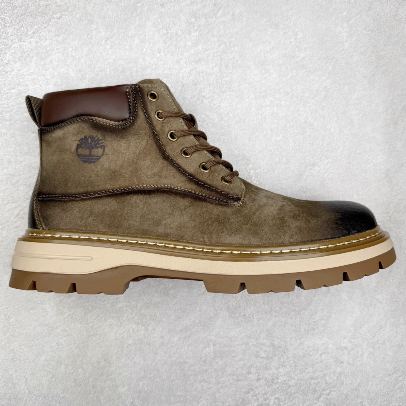 Timberland添柏岚/天伯伦户外中帮休闲大黄靴系列 广东大厂品质 原盒原包装 面料采用意大利🇮🇹顶级磨砂细纹牛皮 搭配防臭防腐真皮乳胶鞋垫 给您完美的穿着体验 质量考究耐穿 型男必备 专治不帅 高品质脚感一流 尺码：38 39 40 41 42 43 44（皮鞋码）-选品中心