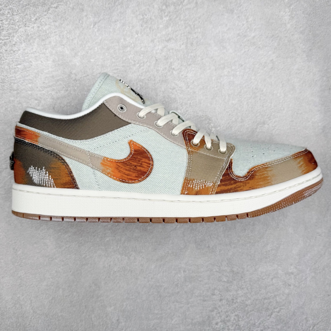 ＃K版 Air Jordan AJ1 Low 低帮 IM6664-991 全新流水线出品 DT版本唯一平替选择 市场第二梯队最强版 全部原鞋开发 原楦原纸板开发 全鞋电脑针车 原厂内置全掌气垫 原盒内在原标 唯一Zp原版鞋带绑法 免检产品 全新2022版型 全头层皮料 完美零毛边处理 原厂配置全掌气垫 价格定位良心 几十个配色陆续出货 实拍调校N版已经零色差零失真 百分百还原实物色彩所见即所得 不存在货不对板色差等低级问题 选购参考实物拍摄 不混卖不参货 只用心做好货严格选品 承诺混一赔十 尺码：36 36.5 37.5 38 38.5 39 40 40.5 41 42 42.5 43 44 44.5 45-选品中心