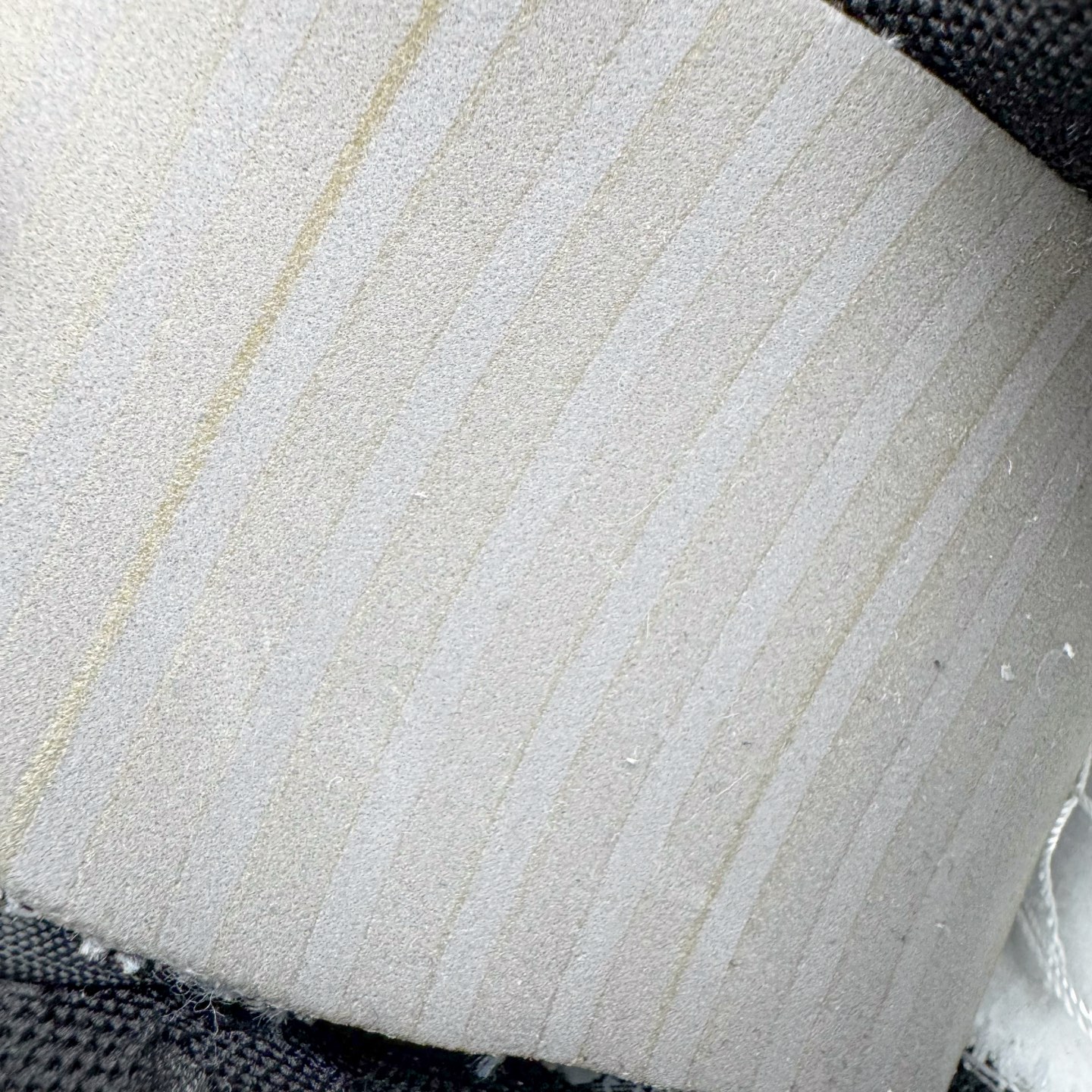 图片[11]-＃YC纯原 NK Dunk Low 不羁涂鸦 DD1391-100 当经典黑白灰，撞上自由笔触，鞋身以沉稳的黑白灰为基调，如城市街角的底色，简约中自带高级感，适配日常却不甘平庸。鞋侧跃动的涂鸦线条，仿佛即兴喷绘的艺术轨迹，每一笔勾勒，都是对常规边界的轻蔑突破；每一处留白，都为脚步留下想象力的余地。定制系列天花板 无原鞋不开发 全系列得物原鞋一比一校对开发 配色持续更新中 终端对接 优势输出 全套原厂楦头原纸板数据档案倾力打造 原汁原味莞产 极致还原 圈内最强针车工艺 高端零售指定版 广东原厂配套原盒原标 鞋盒分三个尺码段 原厂冲刀 超高清洁度 全鞋零毛边皮料切割 采用原厂百宏鞋带以及原厂百宏织唛舌标 内标可供原厂几率过验 进口原装条纹中底布 四线拉帮白色点胶 原厂拉帮手法遵循公司 原厂电绣 极致还原 尺码：36 36.5 37.5 38 38.5 39 40 40.5 41 42 42.5 43 44 44.5 45 46-选品中心