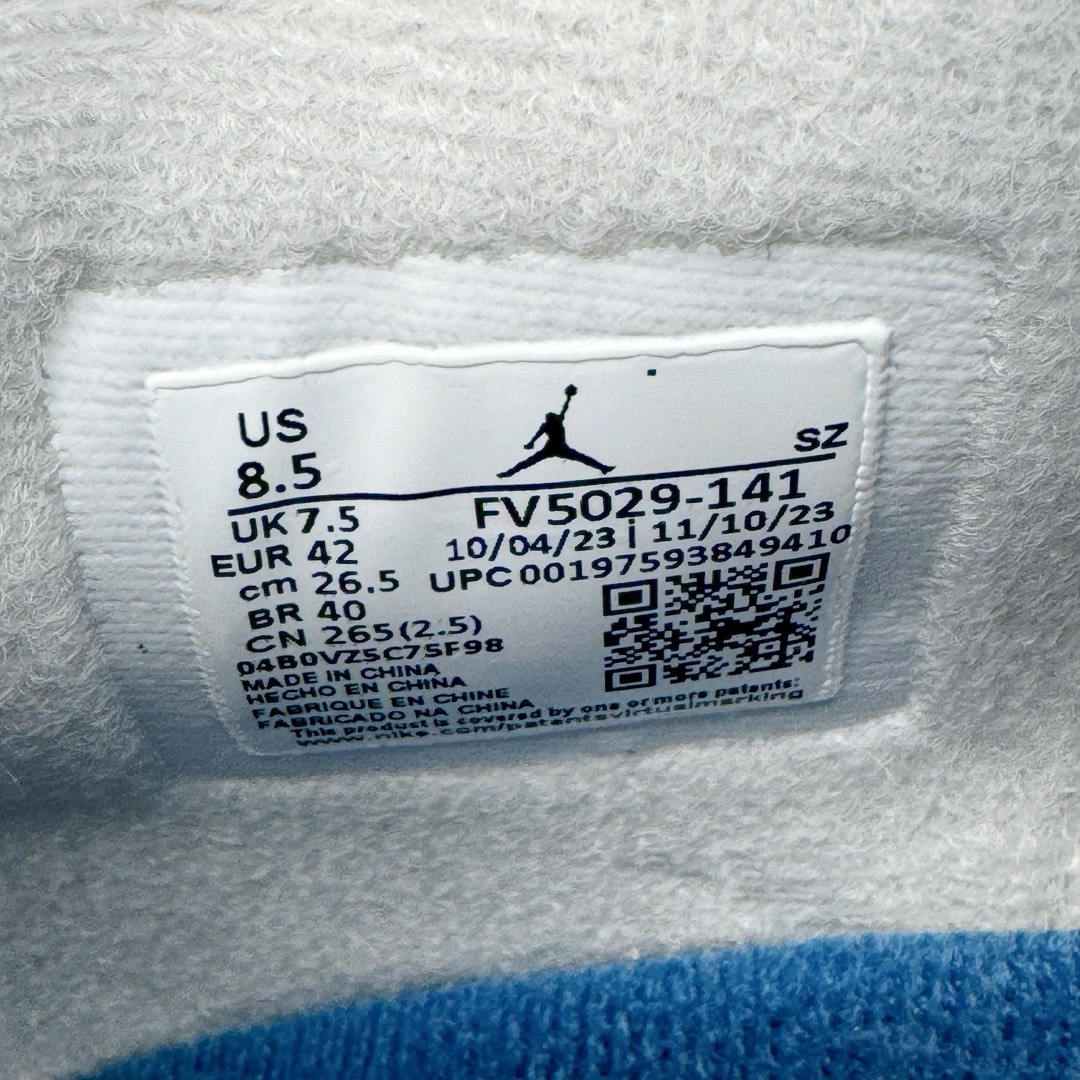 图片[17]-＃Y3纯原福利 Air Jordan AJ4 Retro \\\”Military Blue\\\” 白蓝2024 FV5029-141 市售天花板产物 耗时半年巨作 全套原纸板楦头开发 原厂特供皮料加持 确保原汁原味 完美呈现四代版型 一比一鞋头弧度高度鞋身弧度 数据细节工艺流程均保持原鞋一致 原厂TPU网格鞋带扣 正确内里网布 菱角分明不变形无多余毛边 柔软性质感一致于原鞋 市场唯一原厂鞋扣模具 背面可见隐藏注塑口 原厂织唛标 原厂飞人电绣工艺 尾指中部跳三针 独家绑鞋带手法 印刷中底布 四线拉帮 米色美纹纸贴合固定 进口港宝加持 后跟自然饱满 全鞋荧光划线卡点 追求极致完美 每一双都是工艺品 多重QC质检 超越公司货的品控标准 实实在在的免检产品 尺码对应库存明细‼️-选品中心