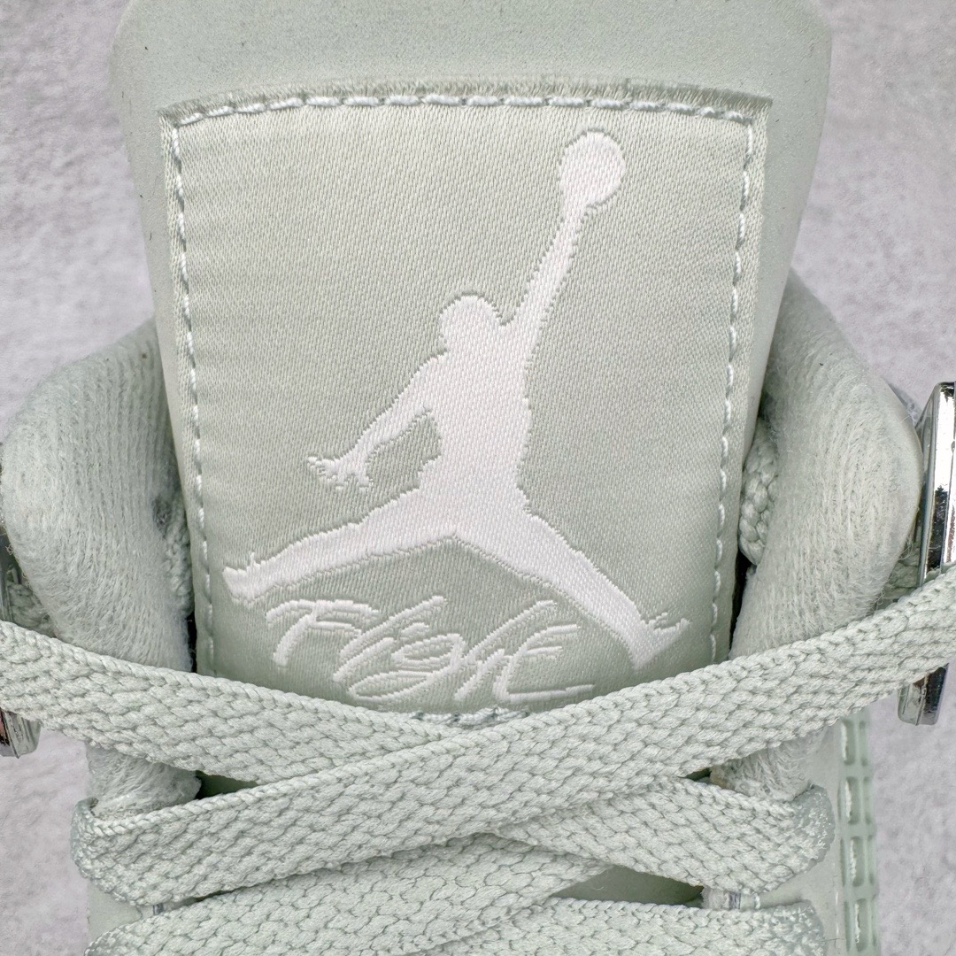 图片[12]-＃Y3纯原福利 Air Jordan AJ4 \\\”Seafoam\\\” 薄荷绿 HV0823-003 市售天花板产物 耗时半年巨作 全套原纸板楦头开发 原厂特供皮料加持 确保原汁原味 完美呈现四代版型 一比一鞋头弧度高度鞋身弧度 数据细节工艺流程均保持原鞋一致 原厂TPU网格鞋带扣 正确内里网布 菱角分明不变形无多余毛边 柔软性质感一致于原鞋 市场唯一原厂鞋扣模具 背面可见隐藏注塑口 原厂织唛标 原厂飞人电绣工艺 尾指中部跳三针 独家绑鞋带手法 印刷中底布 四线拉帮 米色美纹纸贴合固定 进口港宝加持 后跟自然饱满 全鞋荧光划线卡点 追求极致完美 每一双都是工艺品 多重QC质检 超越公司货的品控标准 实实在在的免检产品 尺码对应库存明细‼️-选品中心