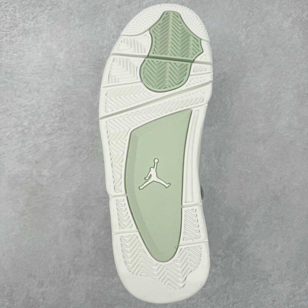 图片[9]-＃Y3纯原福利 Air Jordan AJ4 \\\”Seafoam\\\” 薄荷绿 HV0823-003 市售天花板产物 耗时半年巨作 全套原纸板楦头开发 原厂特供皮料加持 确保原汁原味 完美呈现四代版型 一比一鞋头弧度高度鞋身弧度 数据细节工艺流程均保持原鞋一致 原厂TPU网格鞋带扣 正确内里网布 菱角分明不变形无多余毛边 柔软性质感一致于原鞋 市场唯一原厂鞋扣模具 背面可见隐藏注塑口 原厂织唛标 原厂飞人电绣工艺 尾指中部跳三针 独家绑鞋带手法 印刷中底布 四线拉帮 米色美纹纸贴合固定 进口港宝加持 后跟自然饱满 全鞋荧光划线卡点 追求极致完美 每一双都是工艺品 多重QC质检 超越公司货的品控标准 实实在在的免检产品 尺码对应库存明细‼️-选品中心