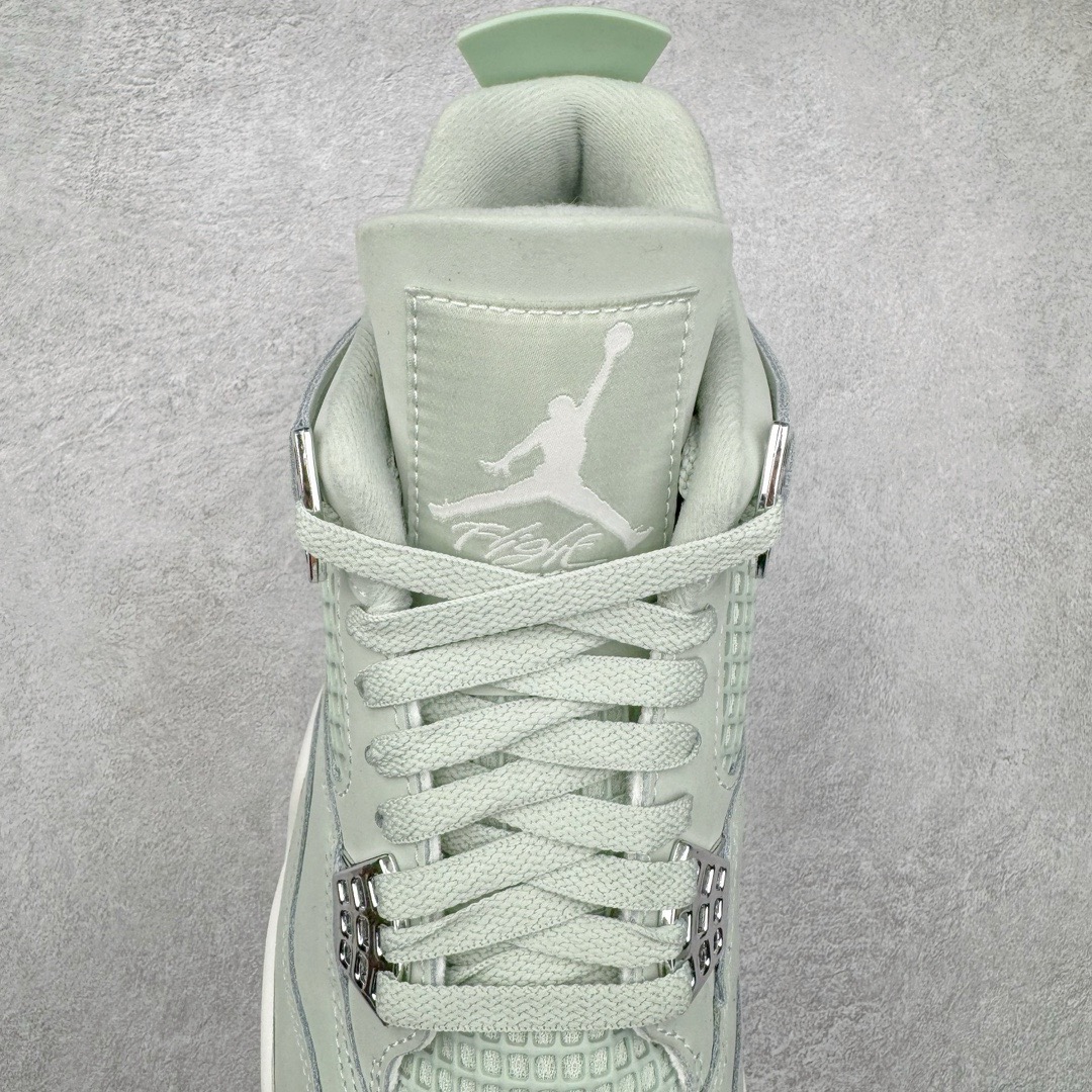 图片[5]-＃Y3纯原福利 Air Jordan AJ4 \\\”Seafoam\\\” 薄荷绿 HV0823-003 市售天花板产物 耗时半年巨作 全套原纸板楦头开发 原厂特供皮料加持 确保原汁原味 完美呈现四代版型 一比一鞋头弧度高度鞋身弧度 数据细节工艺流程均保持原鞋一致 原厂TPU网格鞋带扣 正确内里网布 菱角分明不变形无多余毛边 柔软性质感一致于原鞋 市场唯一原厂鞋扣模具 背面可见隐藏注塑口 原厂织唛标 原厂飞人电绣工艺 尾指中部跳三针 独家绑鞋带手法 印刷中底布 四线拉帮 米色美纹纸贴合固定 进口港宝加持 后跟自然饱满 全鞋荧光划线卡点 追求极致完美 每一双都是工艺品 多重QC质检 超越公司货的品控标准 实实在在的免检产品 尺码对应库存明细‼️-选品中心