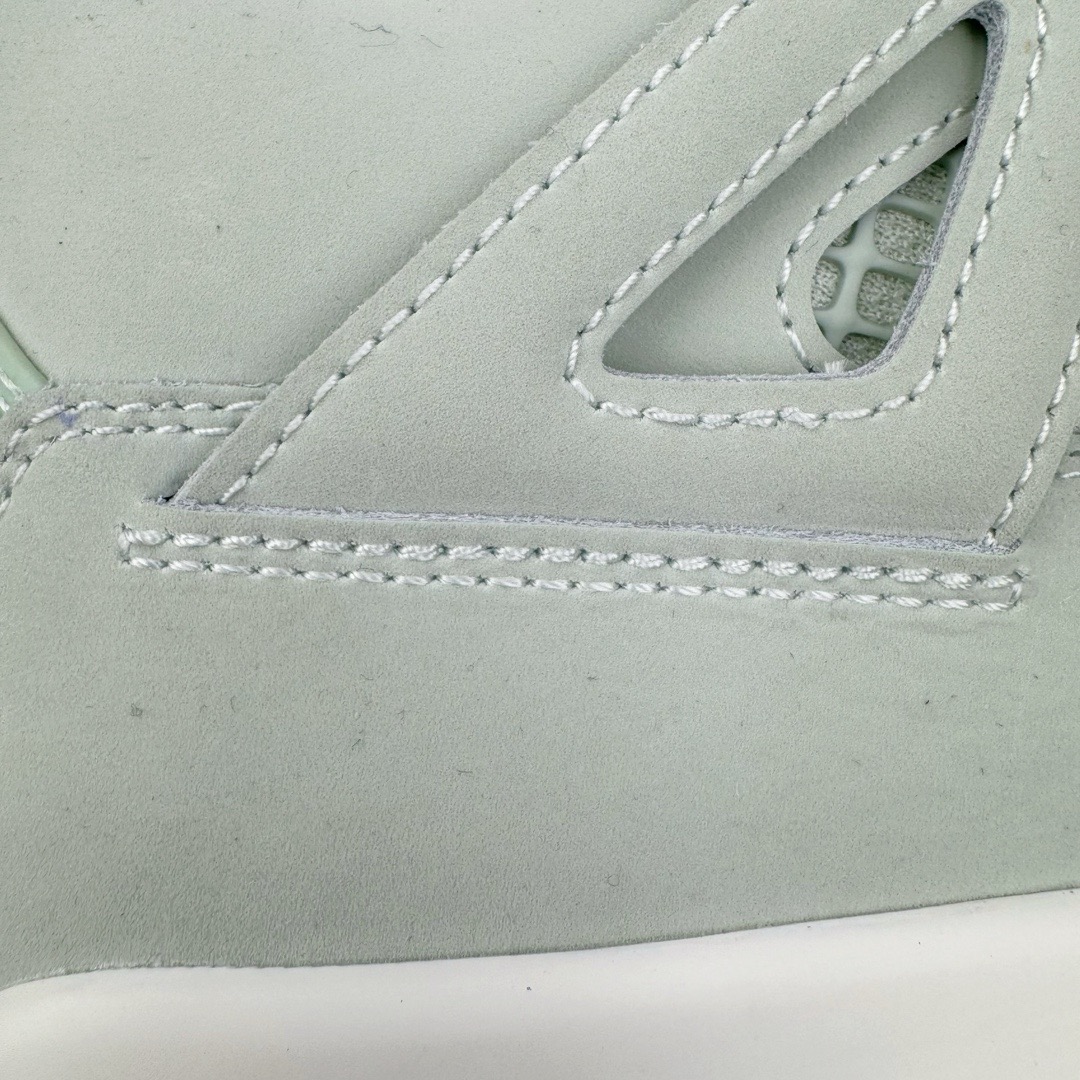 图片[16]-＃Y3纯原福利 Air Jordan AJ4 \\\”Seafoam\\\” 薄荷绿 HV0823-003 市售天花板产物 耗时半年巨作 全套原纸板楦头开发 原厂特供皮料加持 确保原汁原味 完美呈现四代版型 一比一鞋头弧度高度鞋身弧度 数据细节工艺流程均保持原鞋一致 原厂TPU网格鞋带扣 正确内里网布 菱角分明不变形无多余毛边 柔软性质感一致于原鞋 市场唯一原厂鞋扣模具 背面可见隐藏注塑口 原厂织唛标 原厂飞人电绣工艺 尾指中部跳三针 独家绑鞋带手法 印刷中底布 四线拉帮 米色美纹纸贴合固定 进口港宝加持 后跟自然饱满 全鞋荧光划线卡点 追求极致完美 每一双都是工艺品 多重QC质检 超越公司货的品控标准 实实在在的免检产品 尺码对应库存明细‼️-选品中心