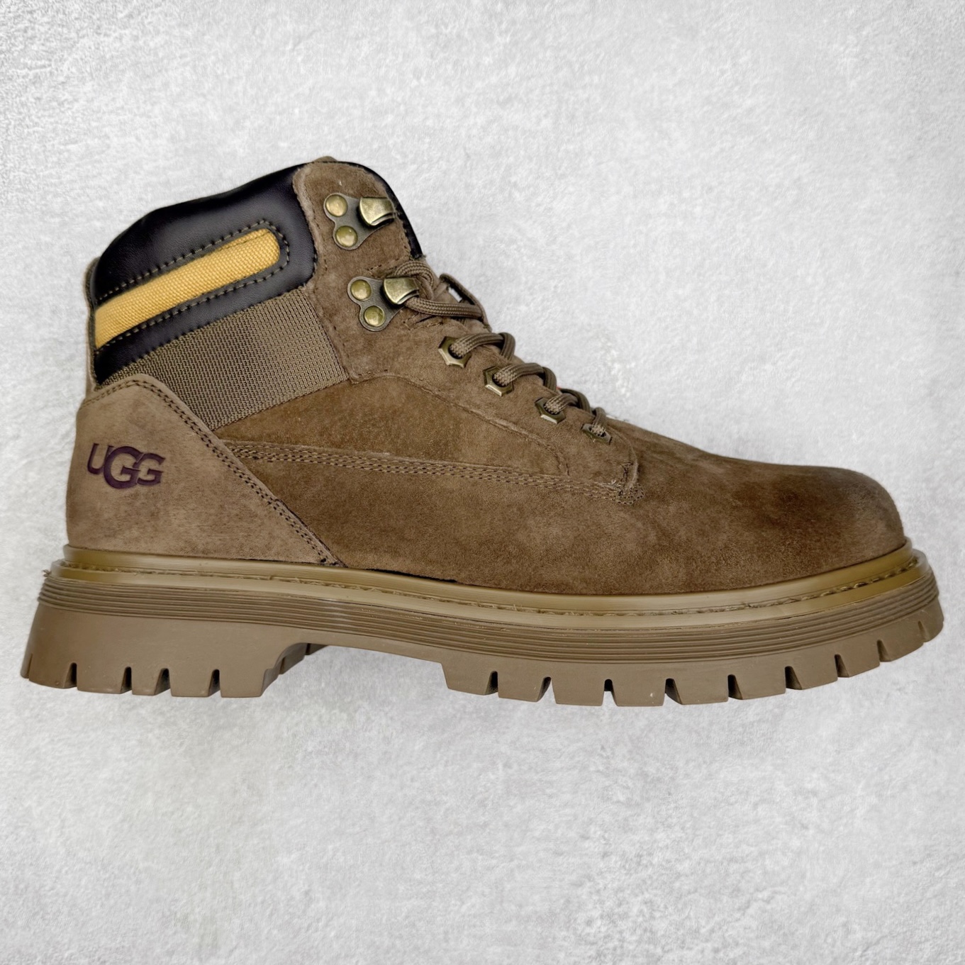 CAT卡特 户外工装轻底休闲马丁靴大黄靴系列 广东大厂品质 全新工艺升级 全鞋真牛皮材料 大底到五金都是代工厂原材料制作 同原版固特异永不开胶工艺 好货不杀猪 首单质量严格把控 全网独家首发 品质毋庸置疑 全套官网统一包装 今年冬季防寒户外专用 日常随意搭配 尺码：39 40 41 42 43 44（皮鞋码）-选品中心