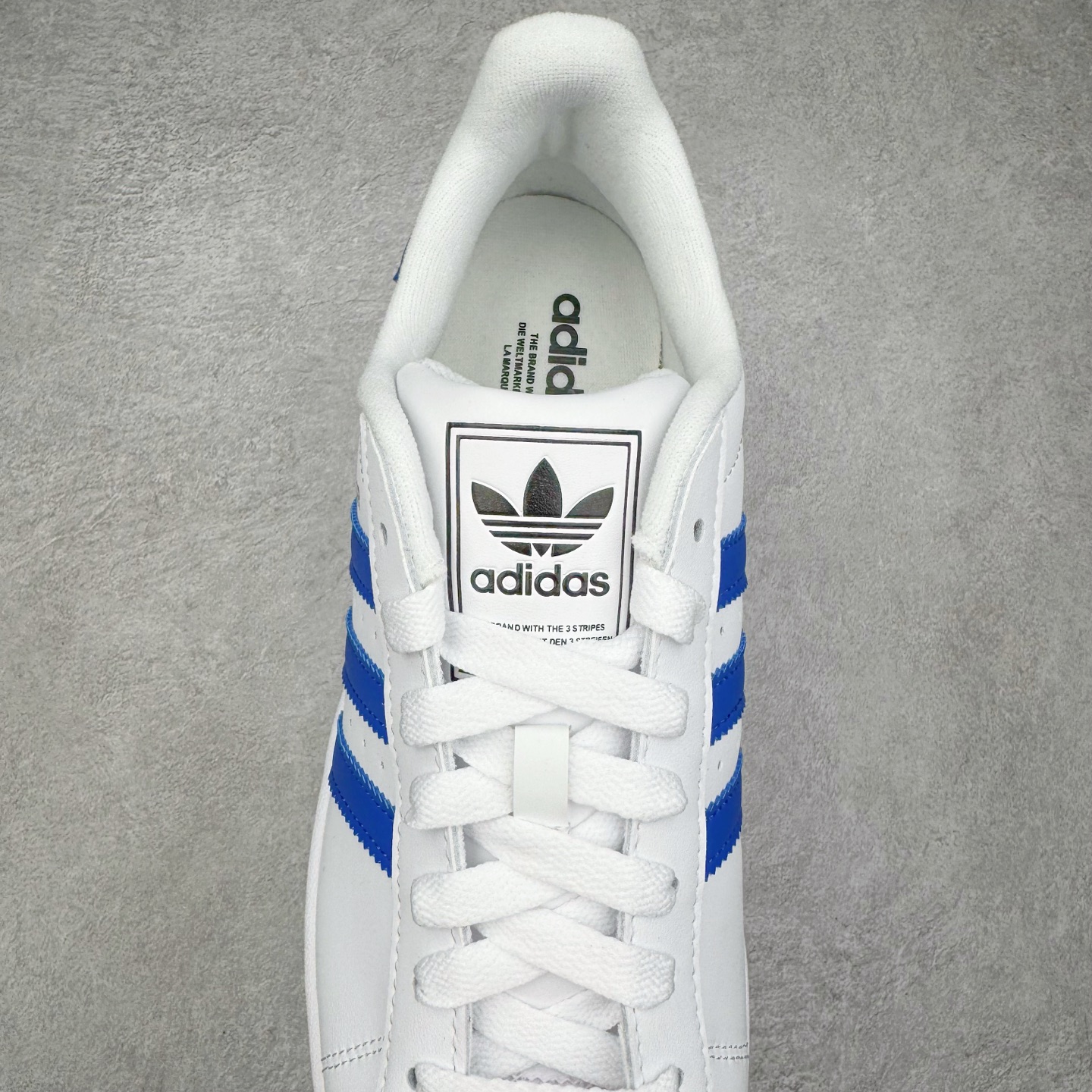 图片[5]-＃XP纯原套现福利 AD Originals Superstar 经典复古贝壳头板鞋 JQ4729 诞生于1969年 是第一双将全皮面鞋 身与橡胶鞋头结合在一起的低帮篮球鞋 Superstar最开始 是作为高帮篮球鞋Pro Model的低帮版本而出现的 但因为其独特和醒目的橡胶鞋头造型而让大家熟知 被大家形象地称为\\\”shelltoe\\\”贝壳头 在70年代的美国职业篮球场上 接近3/4的NBA球员都将这双Superstar作为场上用鞋 80年代之后 经过不断的改良和发展 Superstar逐渐成为横跨时装、音乐、街头文化、休闲和运动等各大领域的时尚潮鞋 尺码：36 36.5 37 38 38.5 39 40 40.5 41 42 42.5 43 44 44.5 45-选品中心