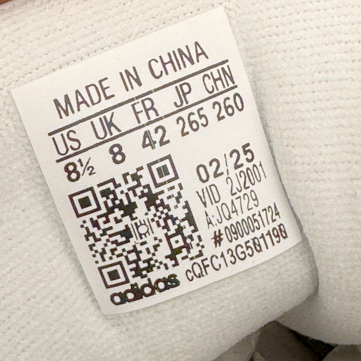 图片[17]-＃XP纯原套现福利 AD Originals Superstar 经典复古贝壳头板鞋 JQ4729 诞生于1969年 是第一双将全皮面鞋 身与橡胶鞋头结合在一起的低帮篮球鞋 Superstar最开始 是作为高帮篮球鞋Pro Model的低帮版本而出现的 但因为其独特和醒目的橡胶鞋头造型而让大家熟知 被大家形象地称为\\\”shelltoe\\\”贝壳头 在70年代的美国职业篮球场上 接近3/4的NBA球员都将这双Superstar作为场上用鞋 80年代之后 经过不断的改良和发展 Superstar逐渐成为横跨时装、音乐、街头文化、休闲和运动等各大领域的时尚潮鞋 尺码：36 36.5 37 38 38.5 39 40 40.5 41 42 42.5 43 44 44.5 45-选品中心